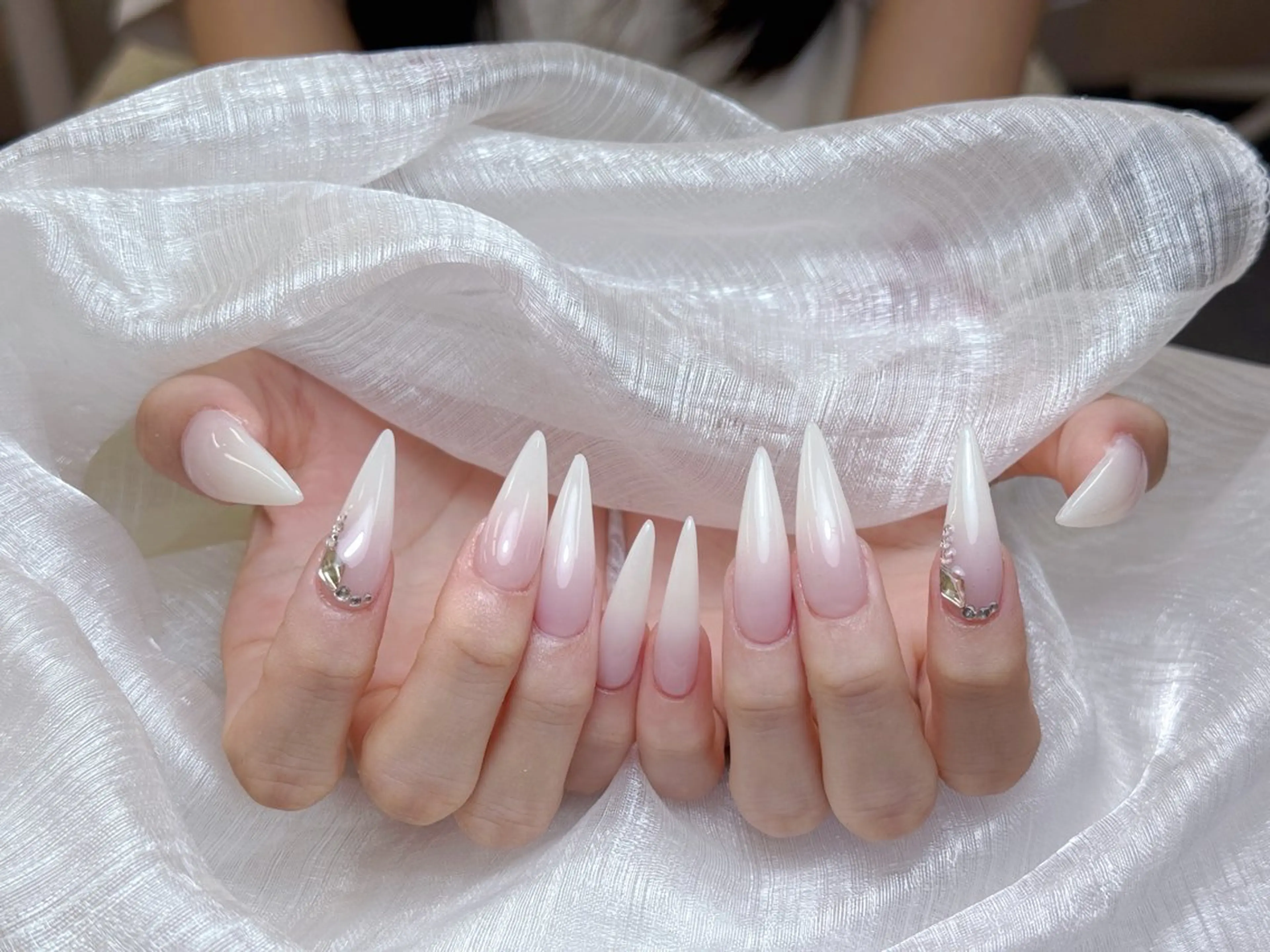 ネイル アートネイル 成人式 ジェルネイル ニュアンスネイル 夏ネイル ハンドネイル Jenn Nail_ ヘビのネイルデザイン