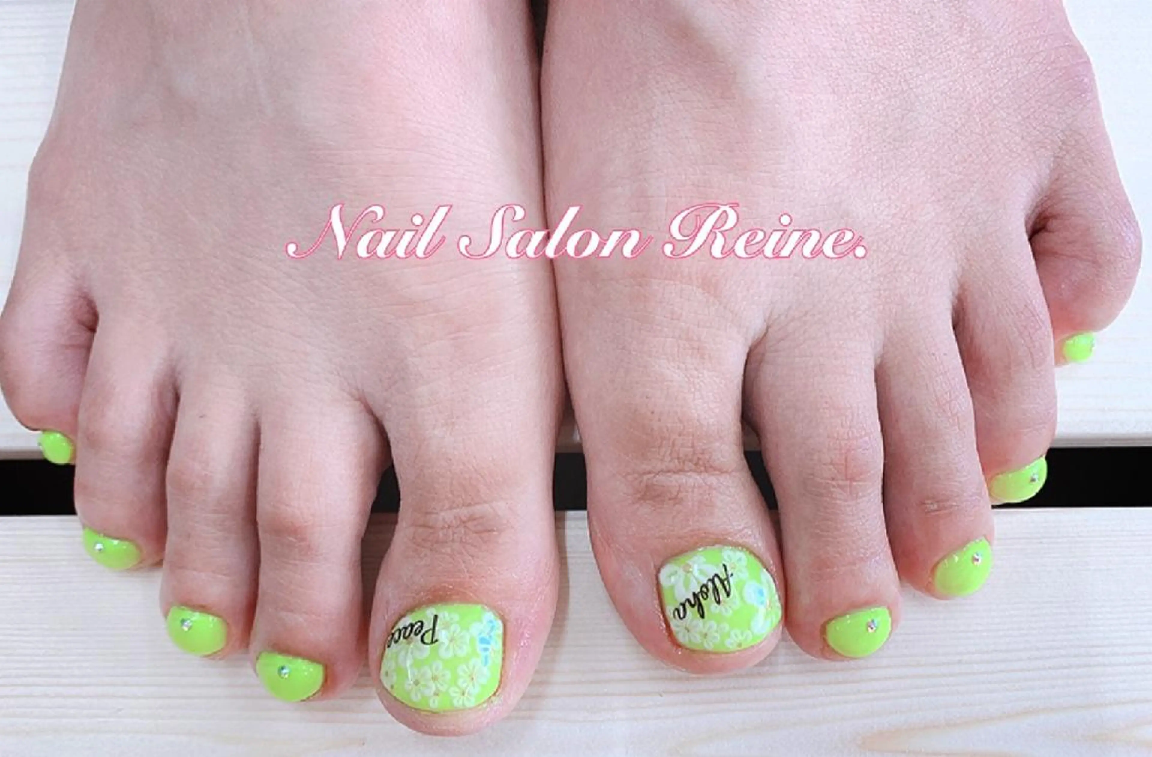 ネイル 夏ネイル Nailsalon Reine所属・玉栄 伶奈のネイルデザイン