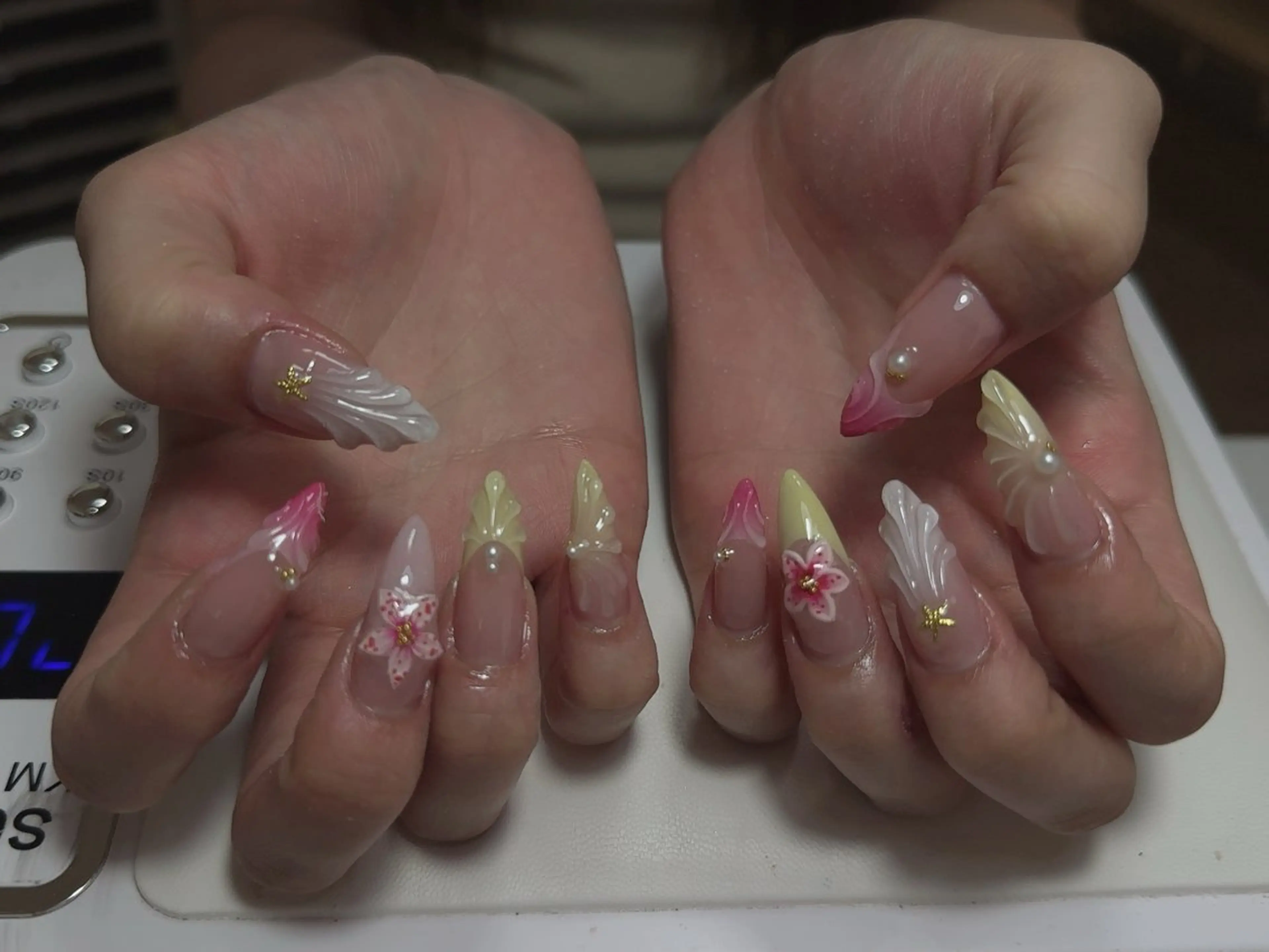 ネイル ハンドネイル NAIL CIRCLESのネイルデザイン
