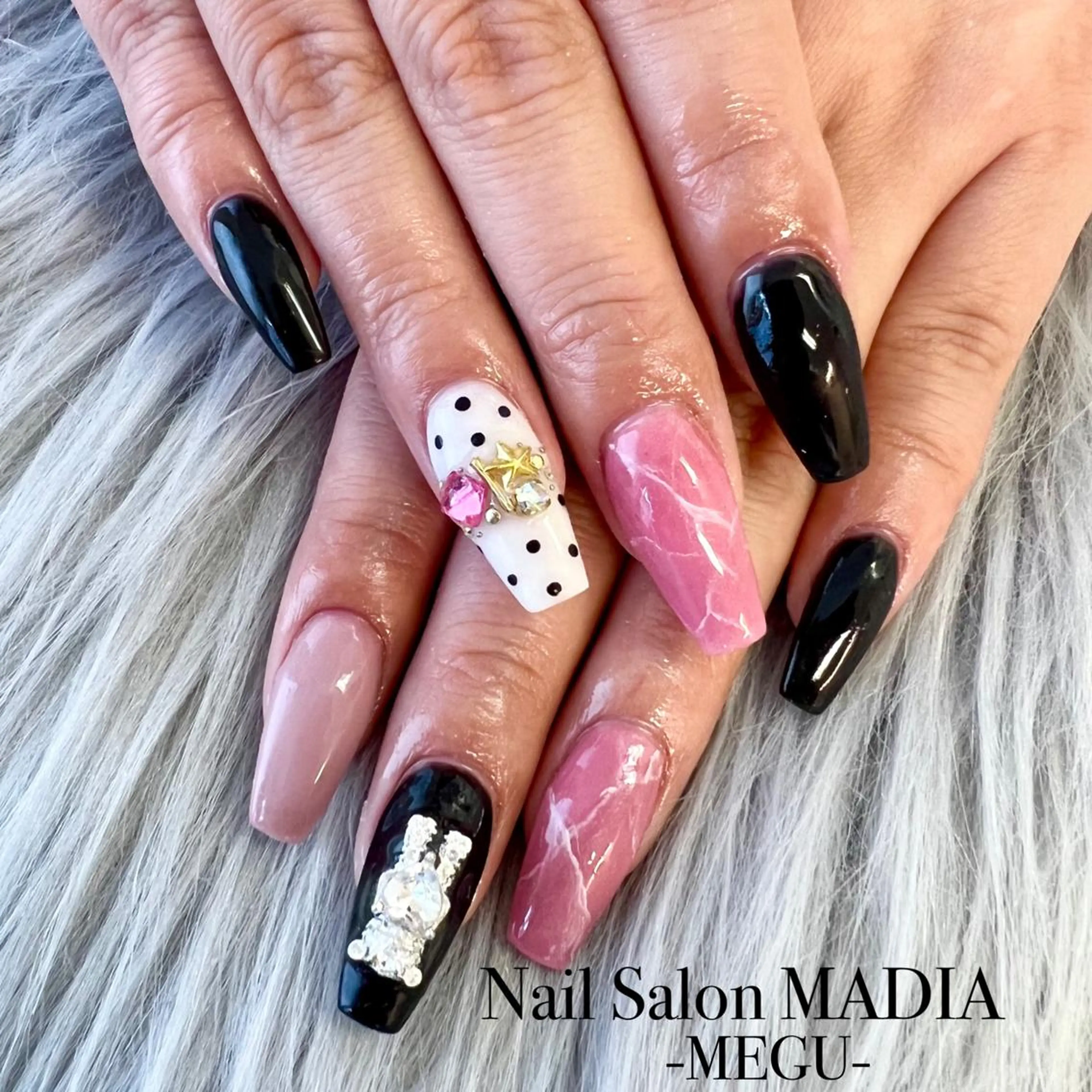 ネイル MADIA藤沢所属・MADIA MEGUのネイルデザイン