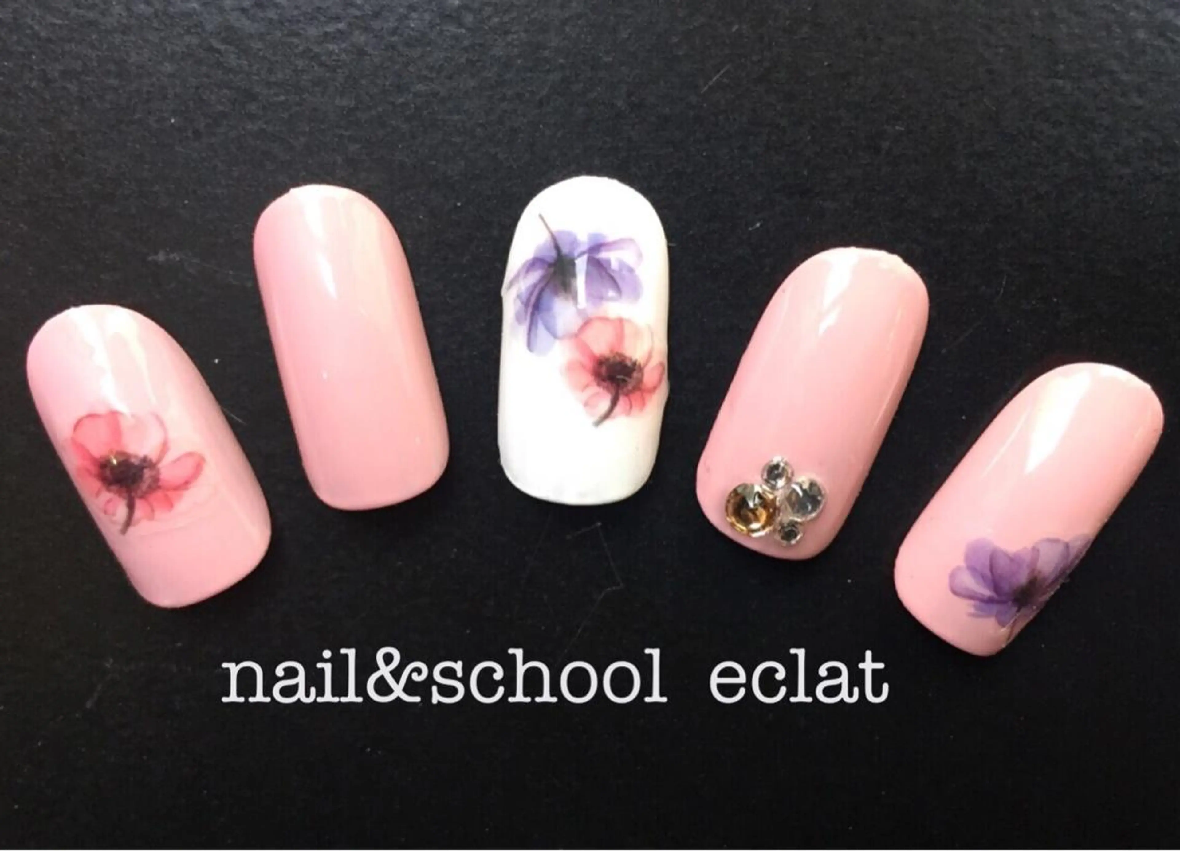 ネイル フラワーネイル センター南 eclatのネイルデザイン