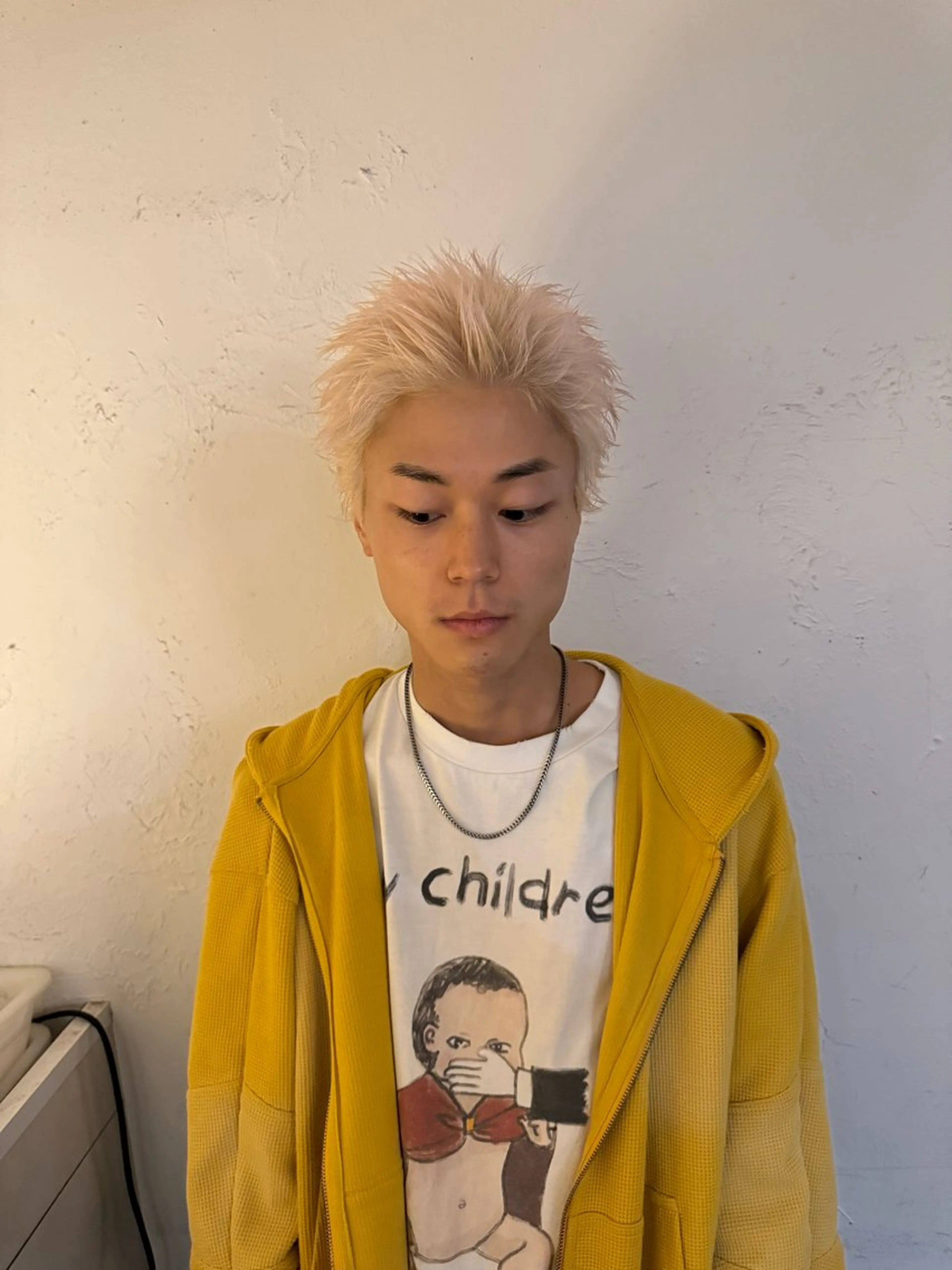 ショート カラー メンズ メンズブリーチ センターパート ダウンパーマ フェードカット メンズハイライト カット ヘアカラー トリートメント 💈メンズ特化💈 TASUKUのヘアスタイル