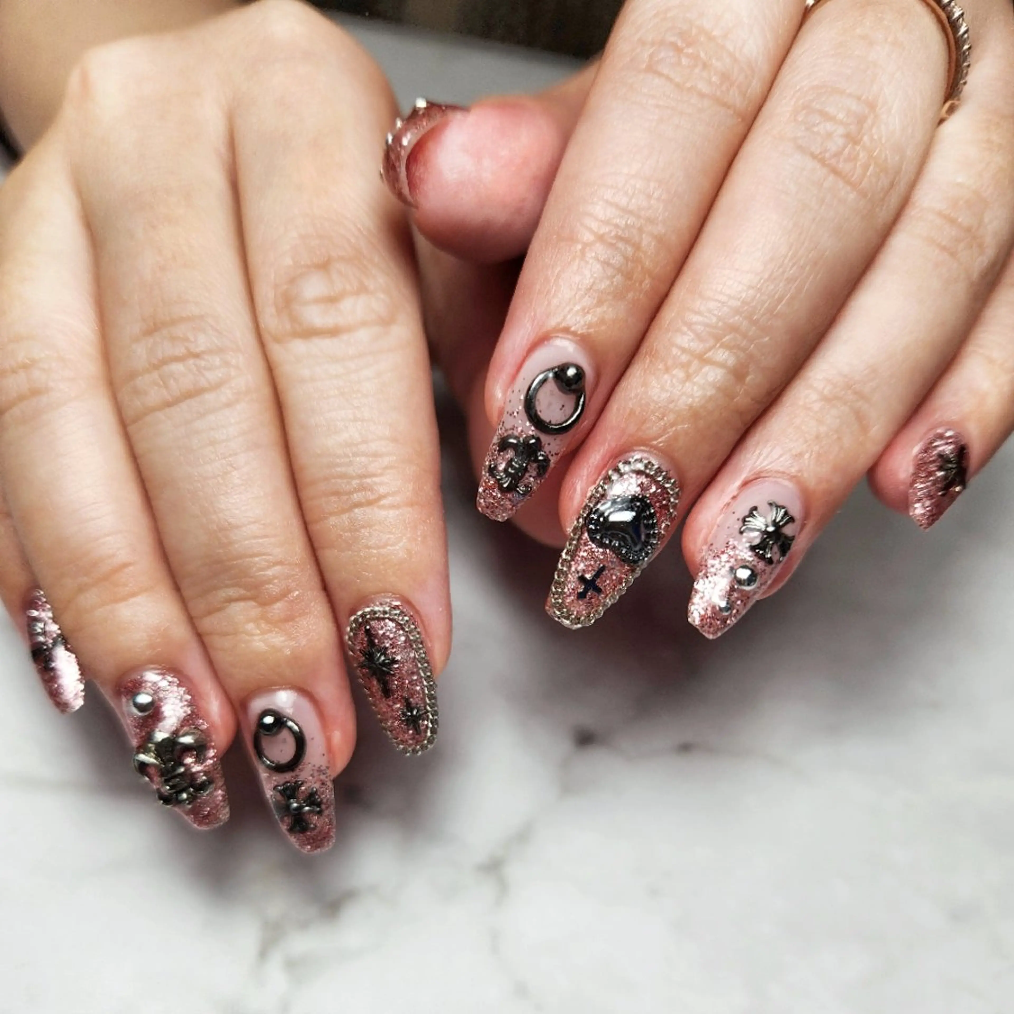 【デザインを楽しむ】10本付け放題アートコース(オフケア込み)の写真