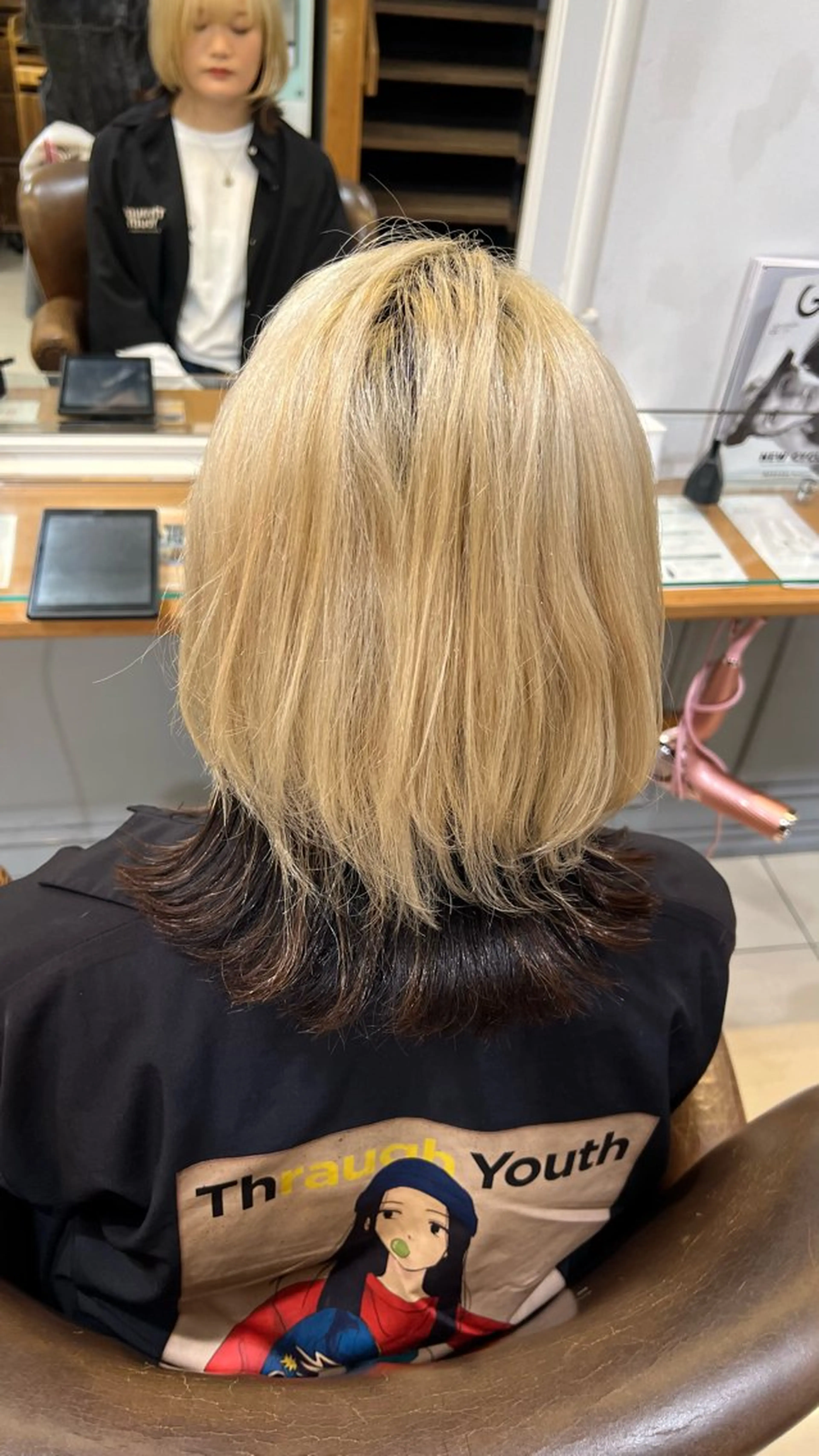 ショート ボブレイヤー ツートーンカラー ボブ くびれヘア くびれレイヤー 🍓🍇 MAHO💞のヘアスタイル