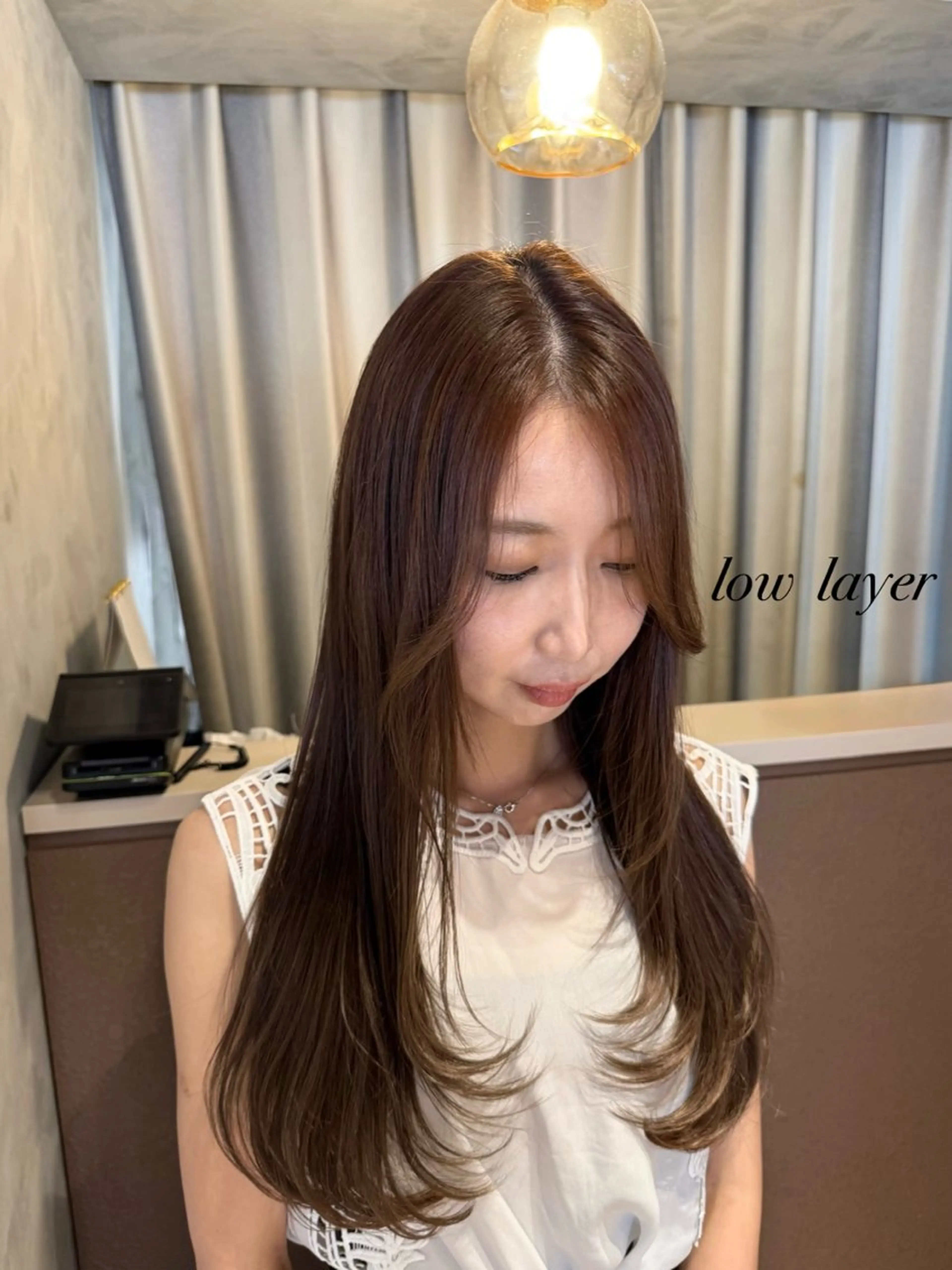 ロング esse大阪茶屋町店所属・レイヤーカット 新井田陽寿のヘアスタイル