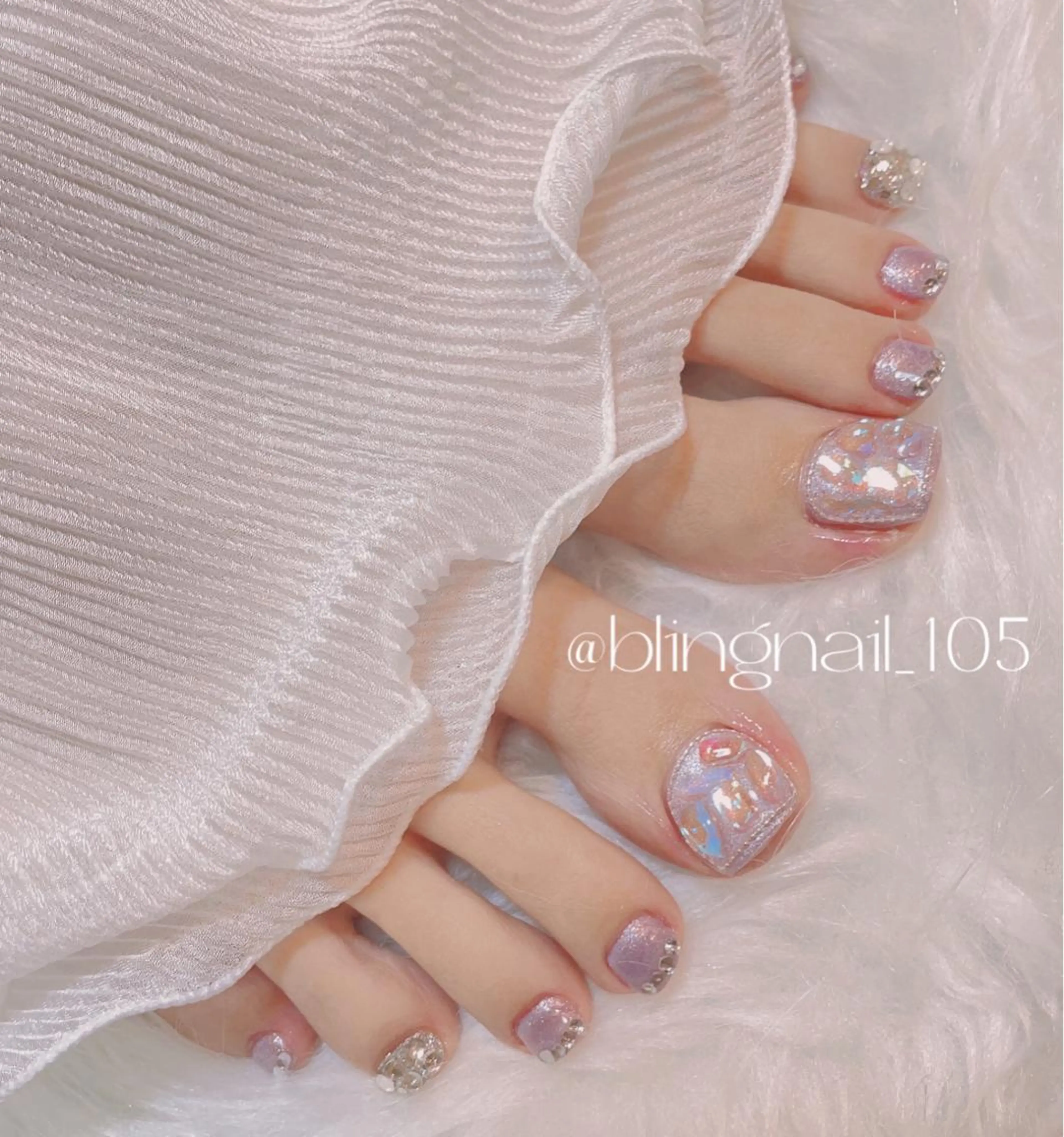 ネイル 23時まで❤︎韓国、 ワンホンネイルのネイルデザイン