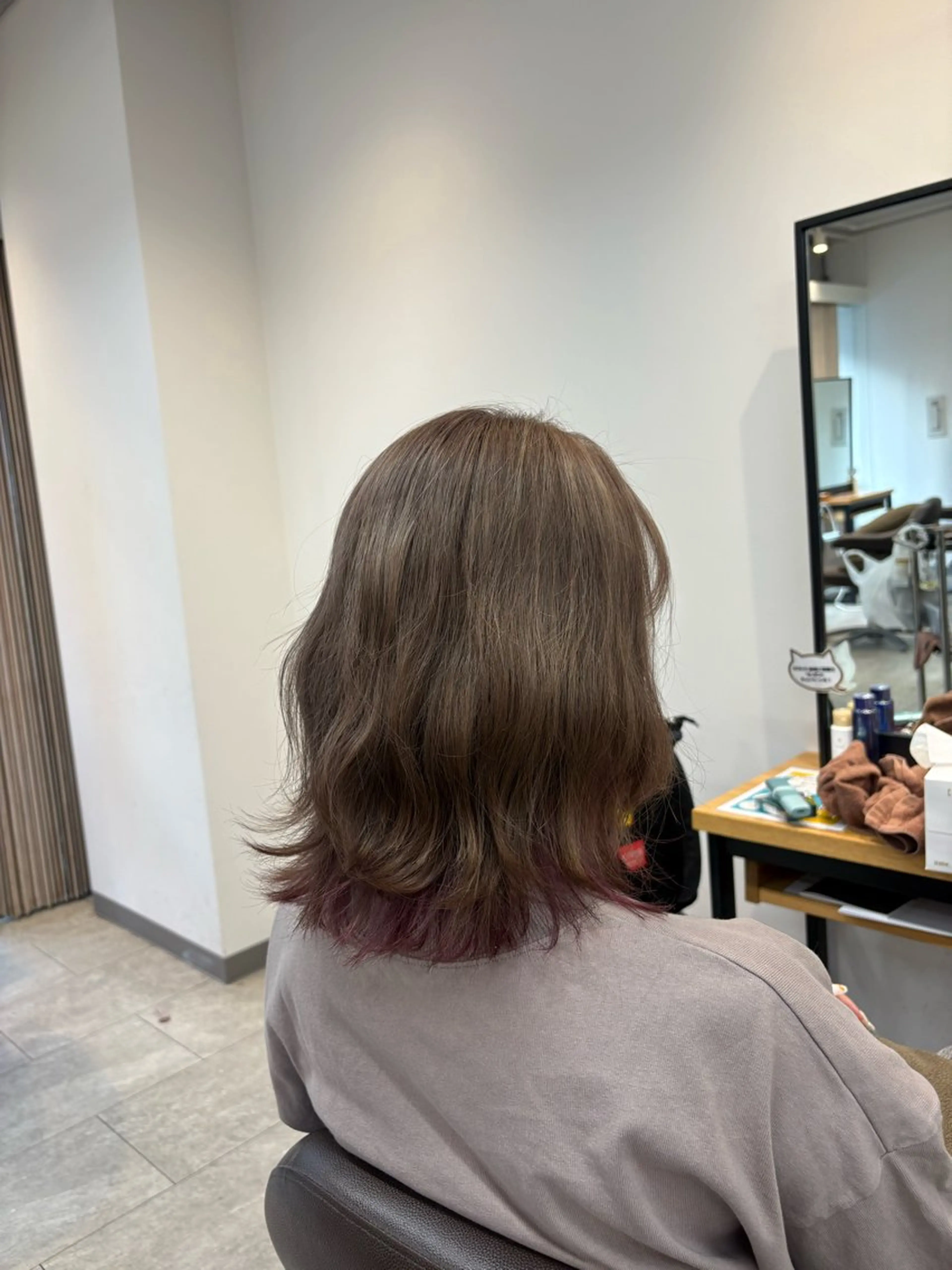 ミディアム パープルカラー neaf 六本木店所属・六本木🫧ハイライト 望月彩音のヘアスタイル