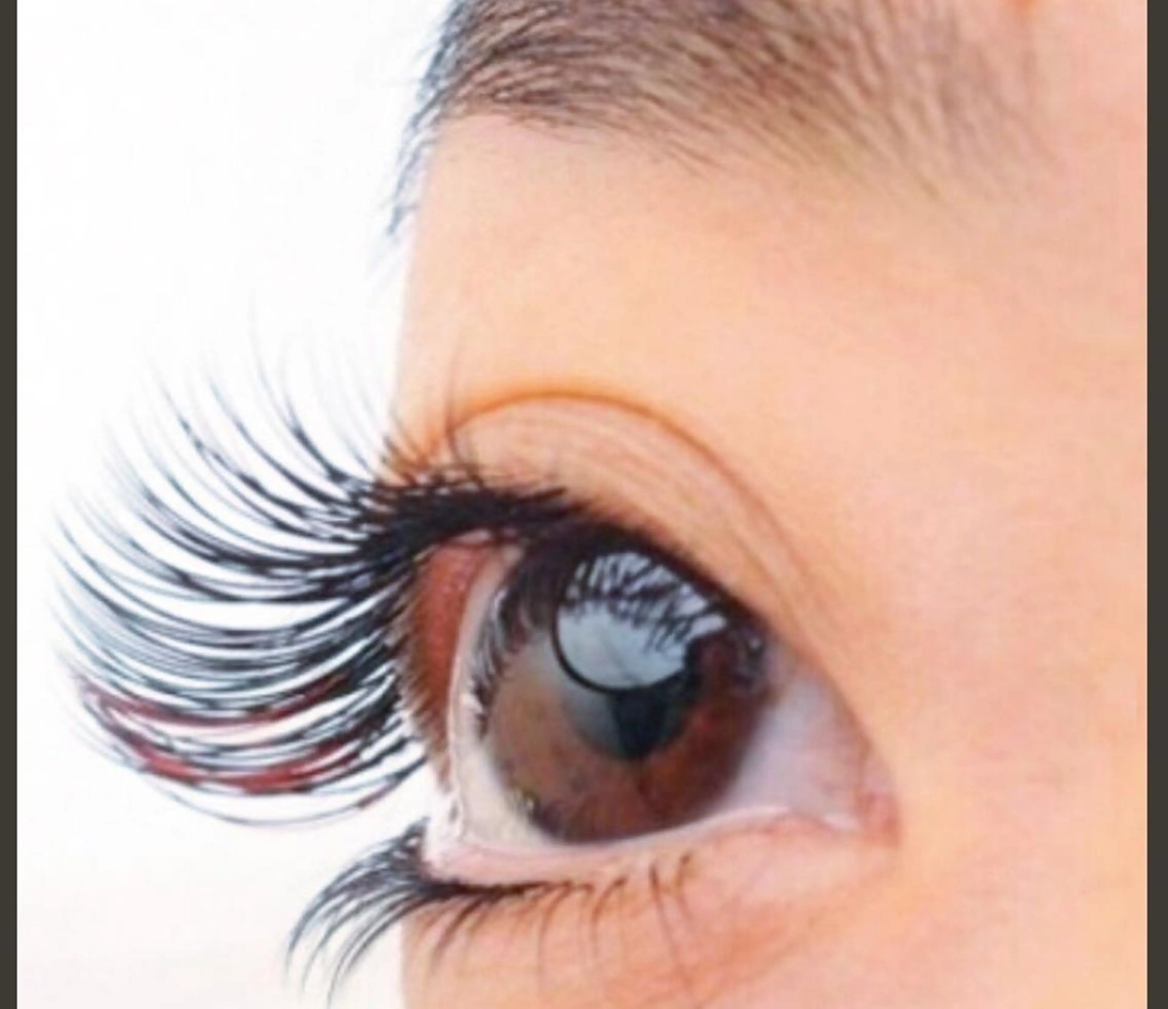 🉐️🙌花粉症にも対応&まつげをダメージから守る★軽量化高持続力【オフ無料】フラットラッシュ80本の写真