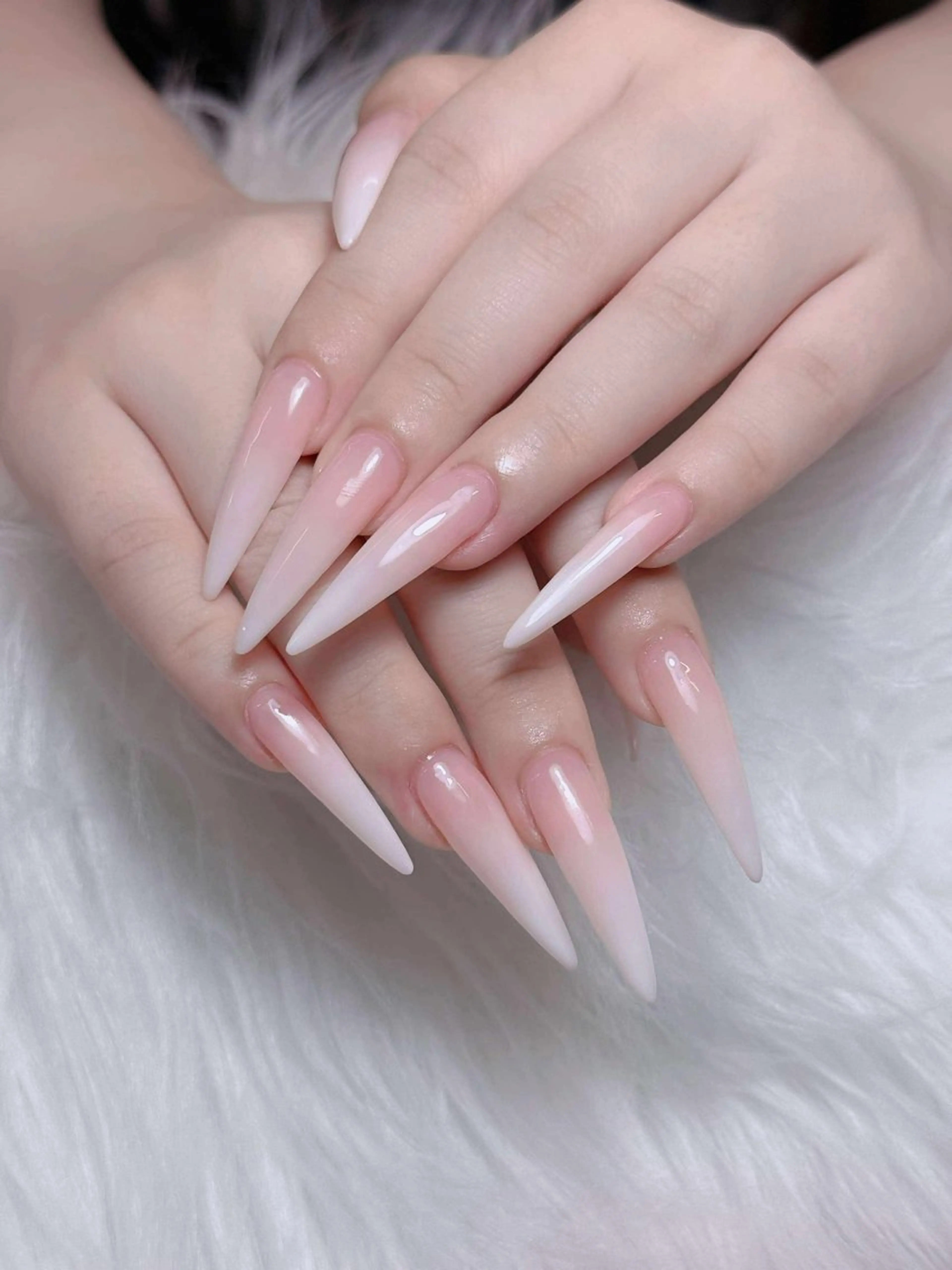 ネイル オーロラネイル チークネイル フットネイル フレンチネイル 韓国ネイル ハンドネイル Lumi Nail 新大久保3‘のネイルデザイン