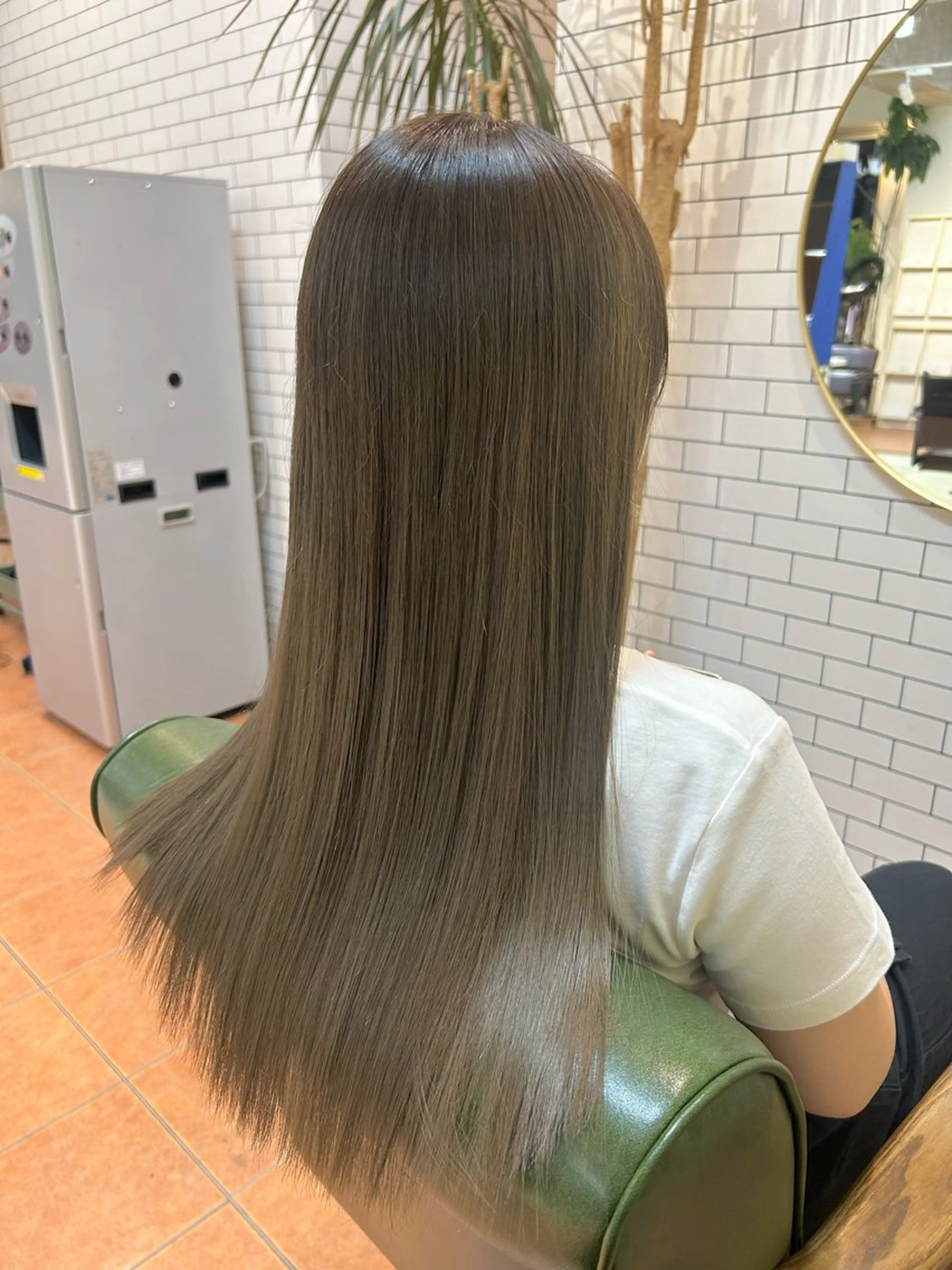 ロング カラー ヘアカラー トリートメント 石井 佑樹のヘアスタイル