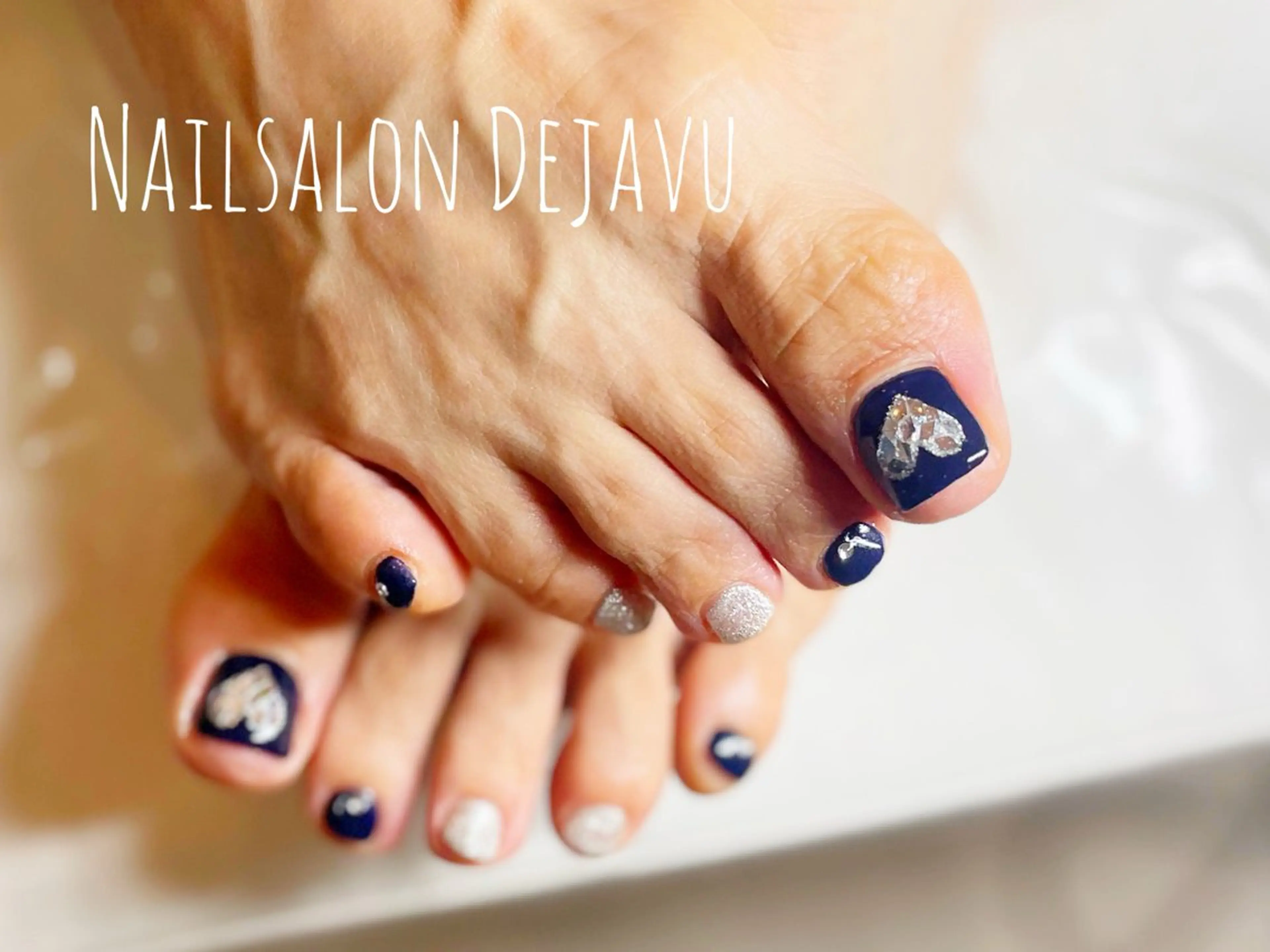 ネイル フットネイル ハート キラキラネイル Dejavu所属・Nail salon Dejavu 🌿のネイルデザイン