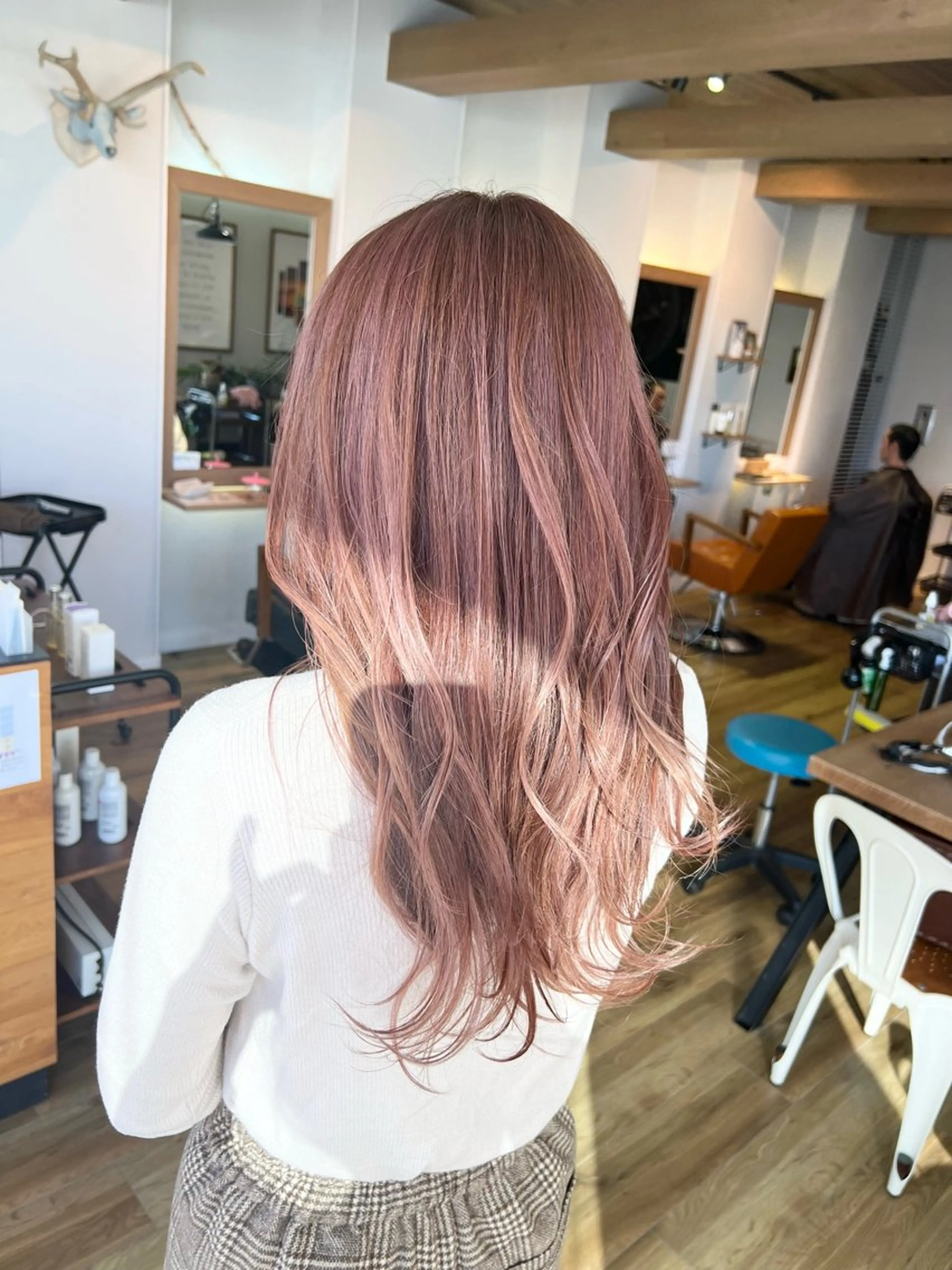 ロング カラー ピンクカラー カット ヘアカラー トリートメント 堀 望美のヘアスタイル