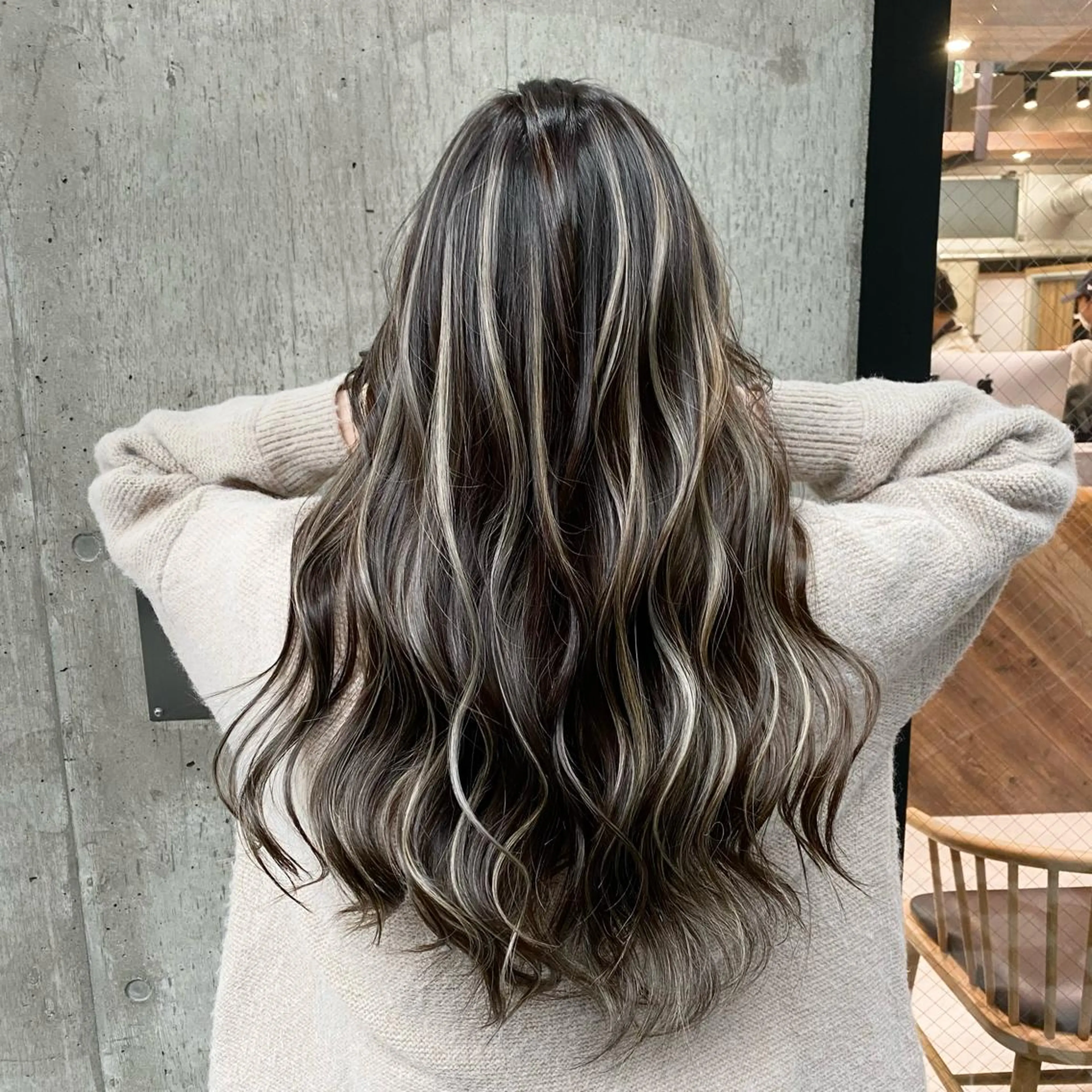 ロング カラー バレイヤージュ デザインカラー ハイライトカラー ハイライト レイヤーカット ヘアカラー トリートメント 🌈透明感カラー ✨松田龍也🌈のヘアスタイル