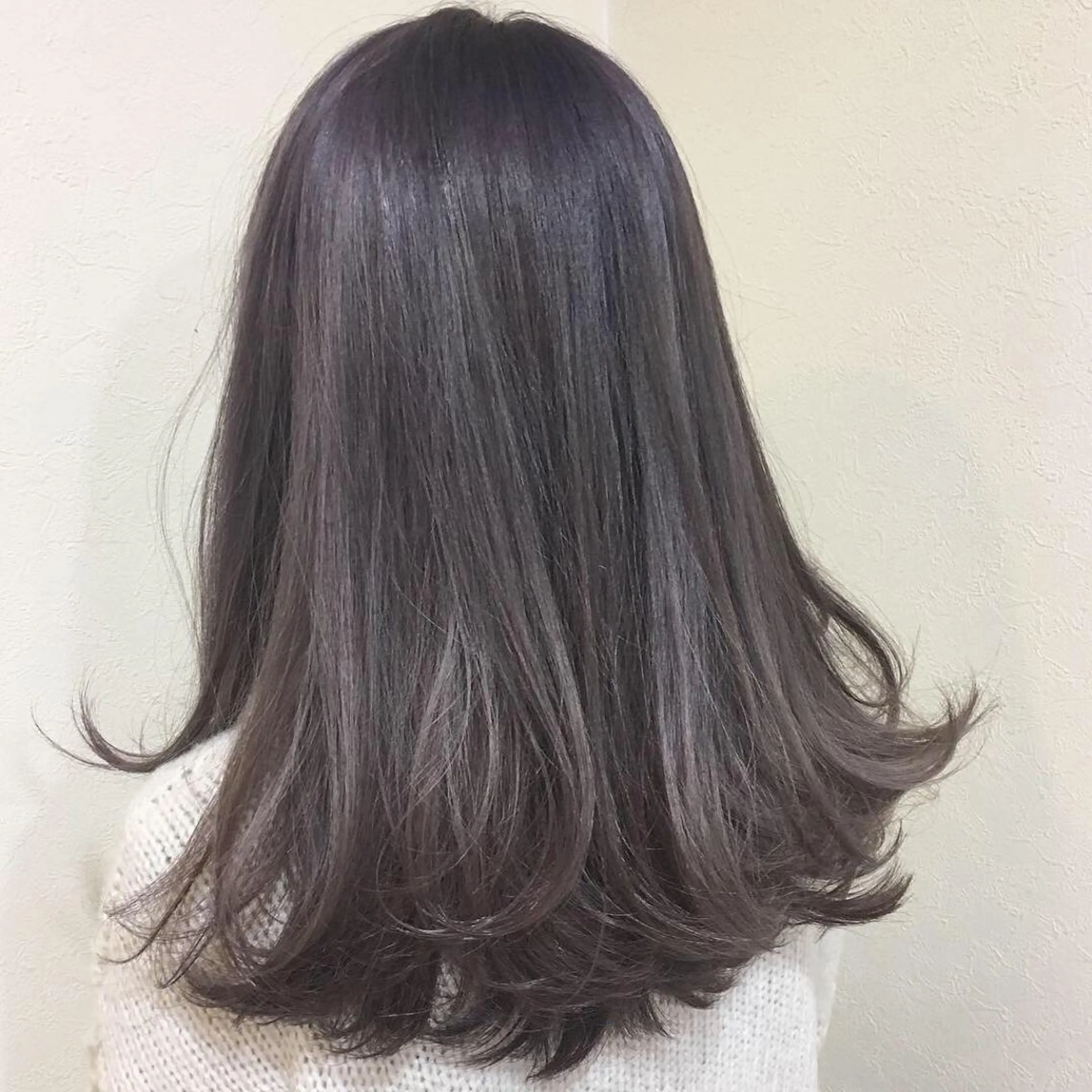 カラー 工藤 綾華のヘアスタイル