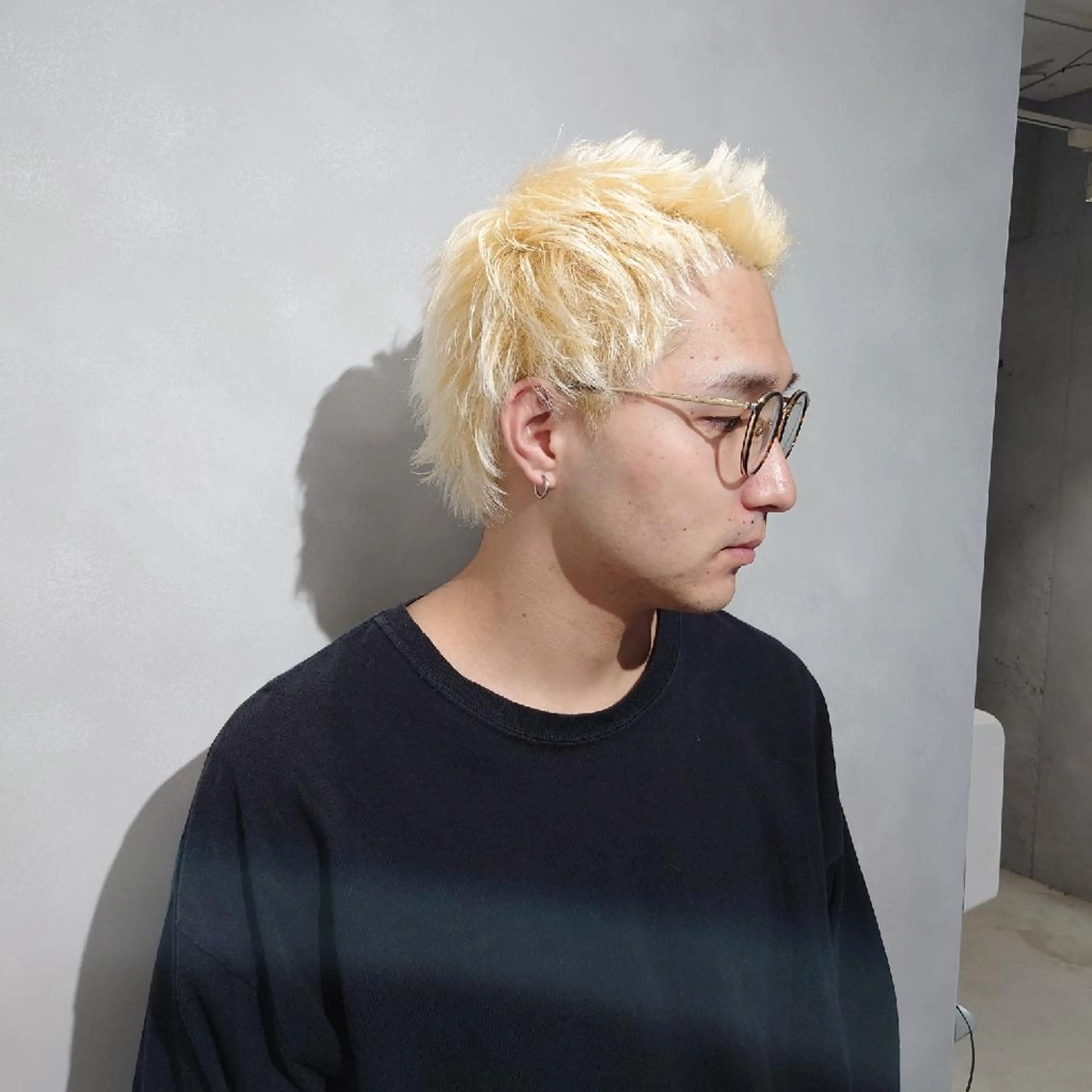 ショート メンズ カラー F.hair salon所属・ハイトーン×髪質改善 🌈しゅんだい🌈のヘアスタイル