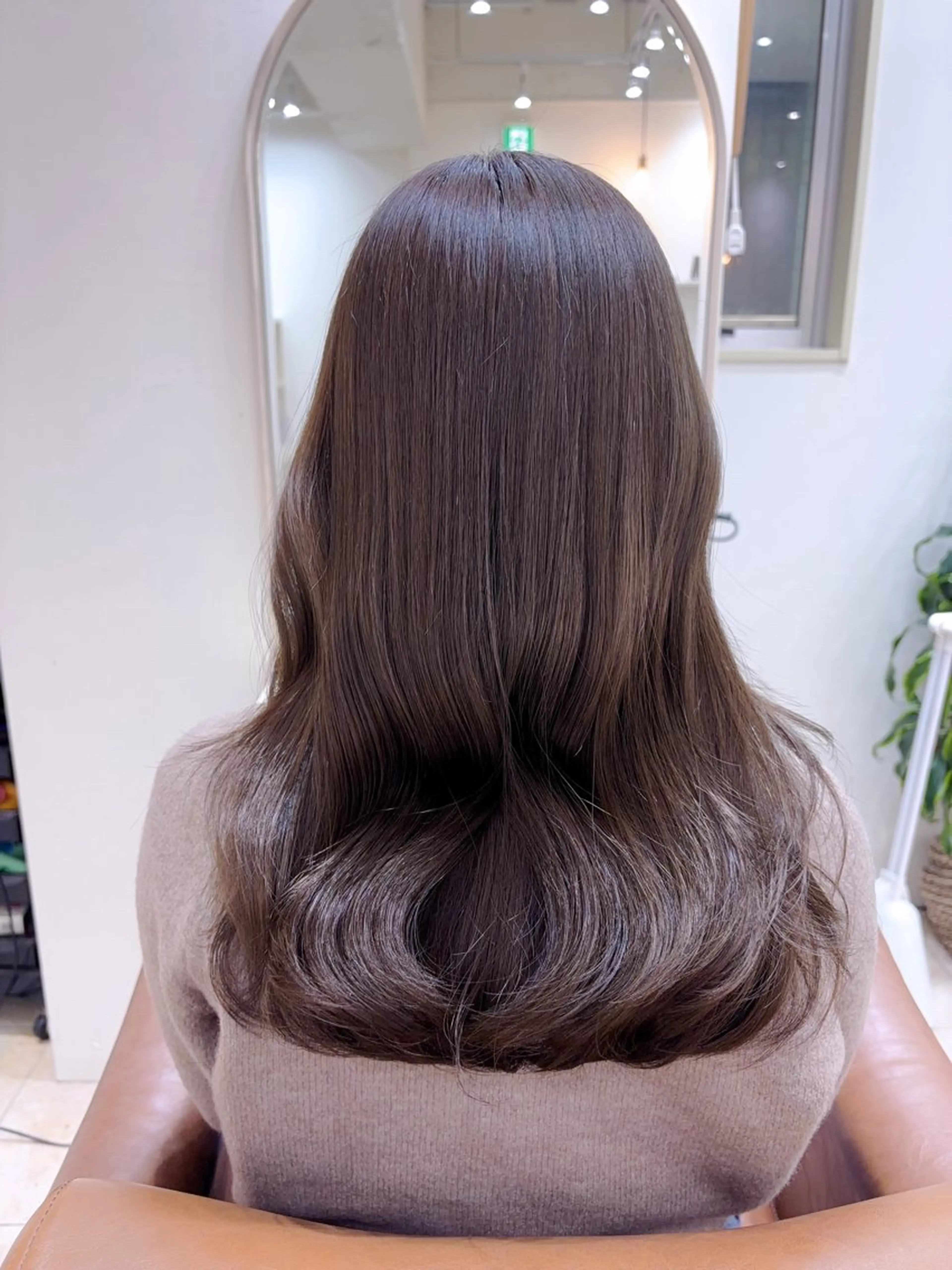 セミロング カラー カット ヘアカラー トリートメント 村山 茉衣のヘアスタイル