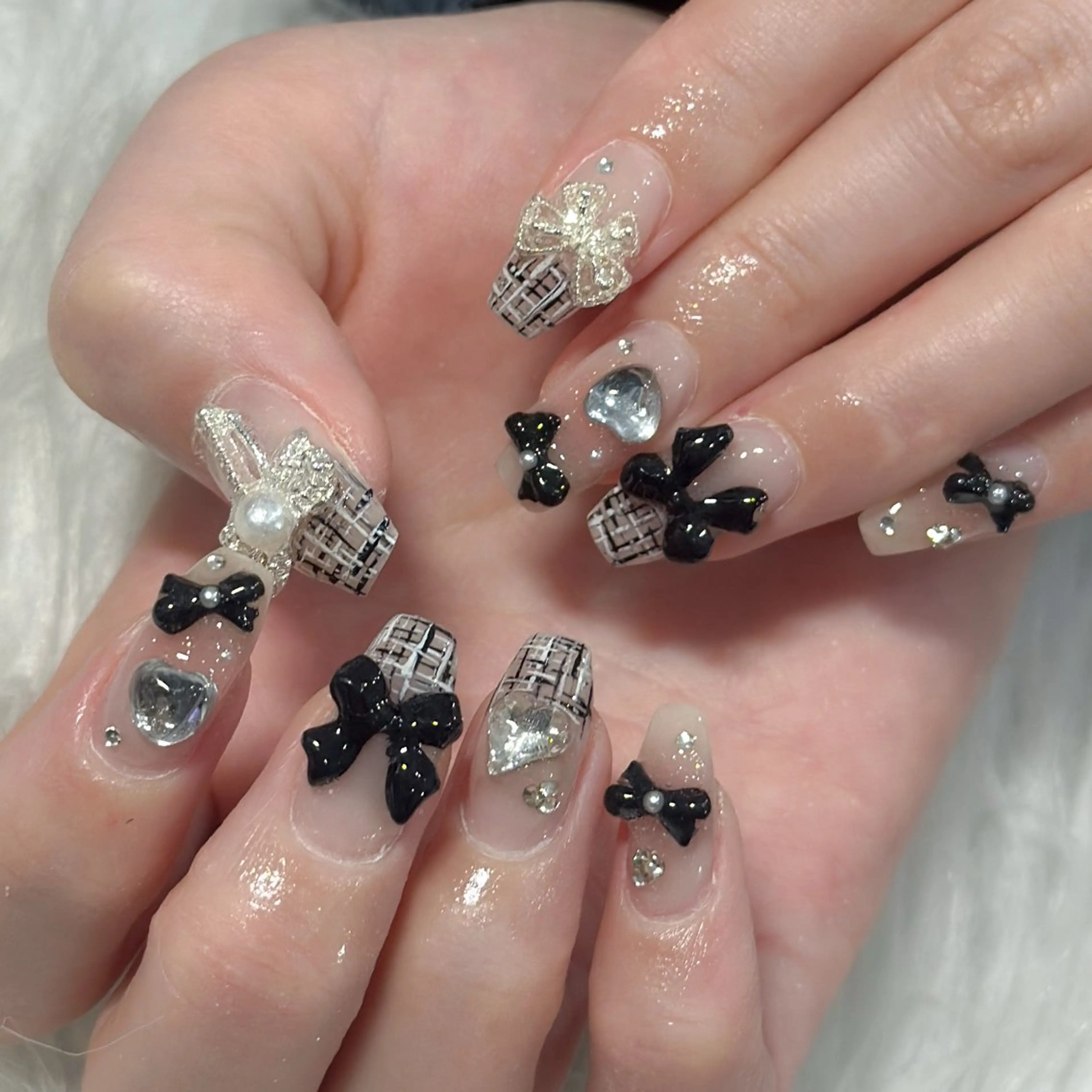 ネイル ハンドネイル フットネイル LAVISH nanamiのネイルデザイン