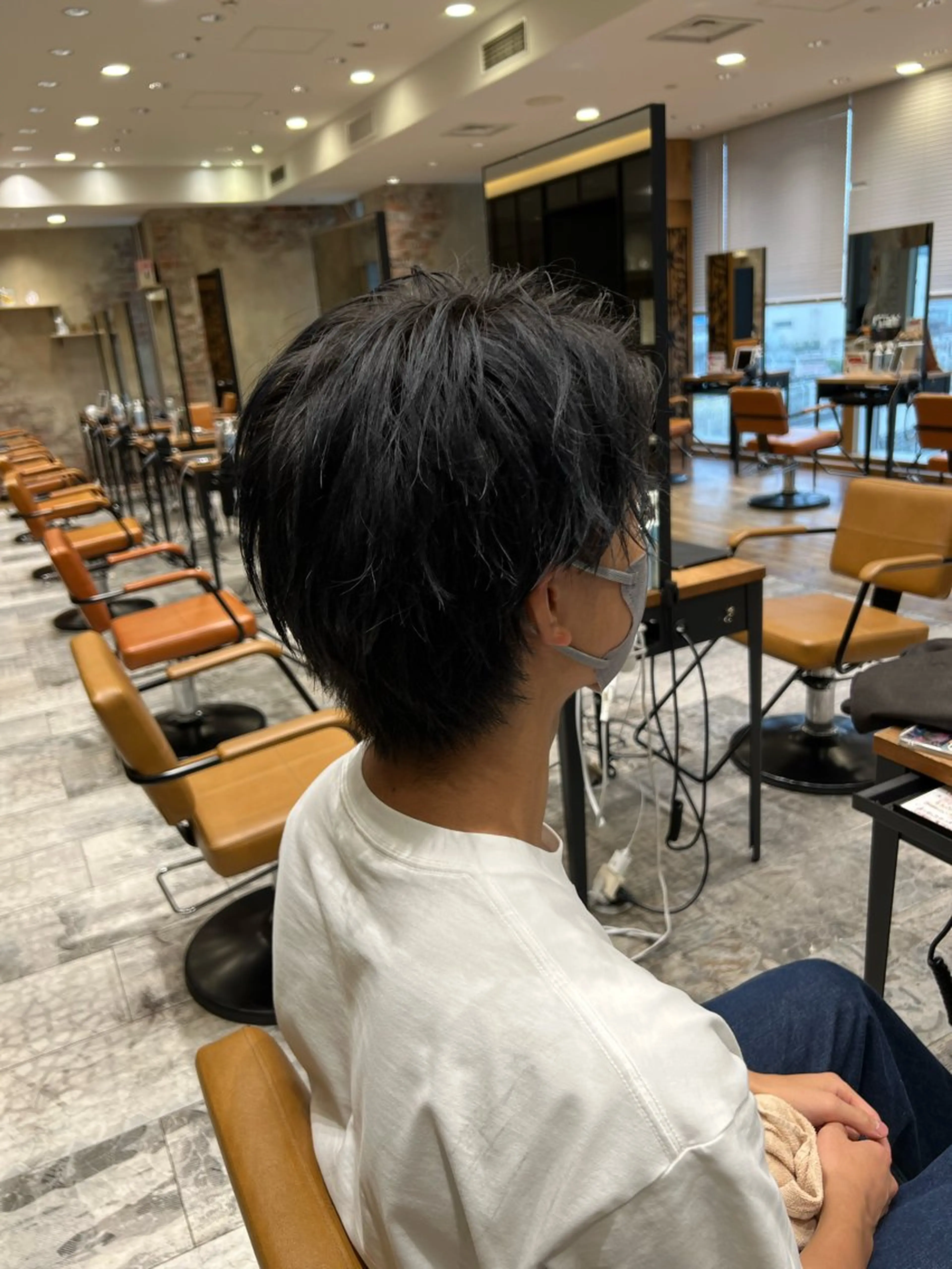 カラー メンズ 黒髪 ブルーカラー ブルーブラック 透明感🫧 amu🫧のヘアスタイル