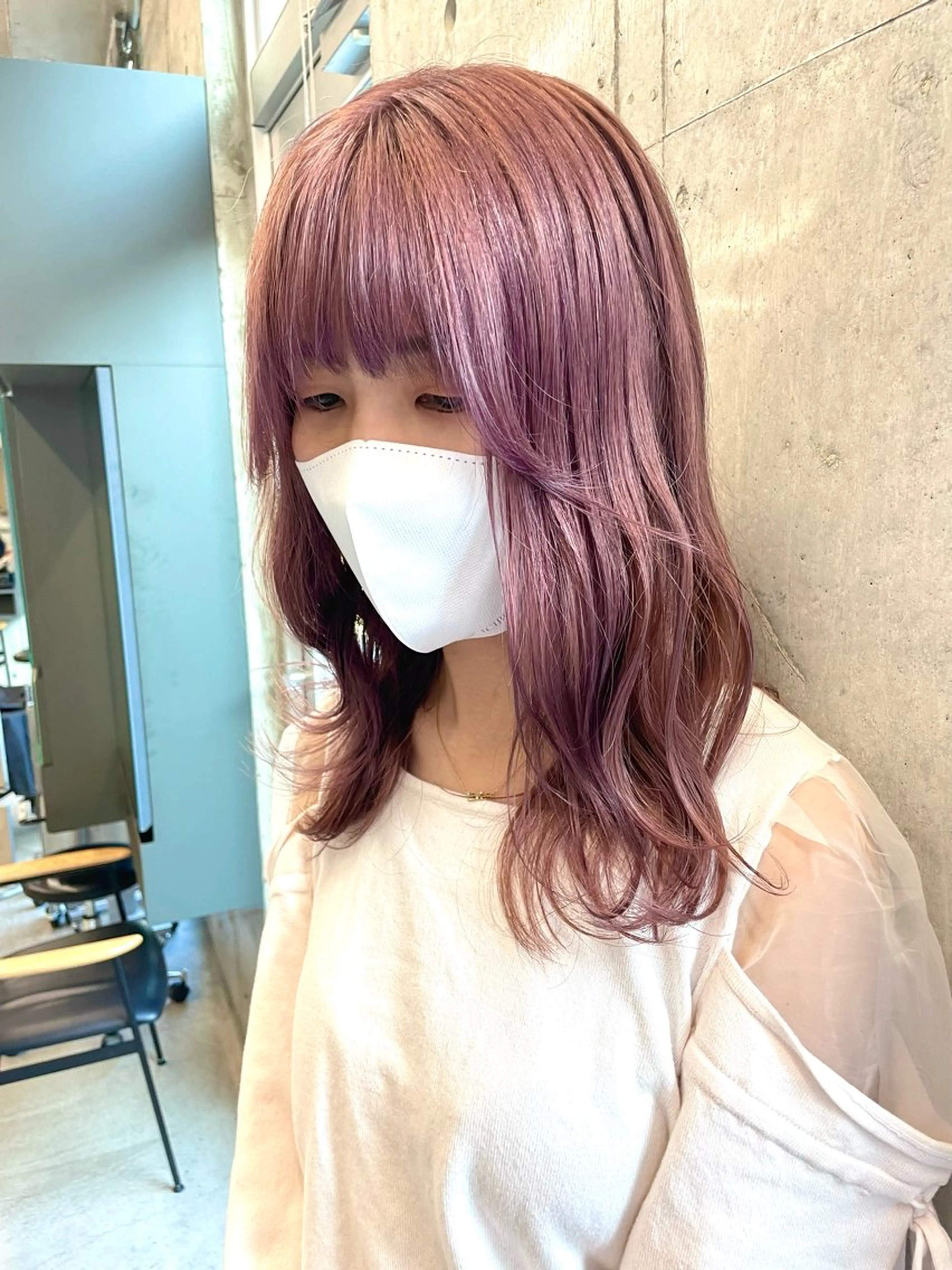 ミディアム カラー ヘアカラー トリートメント SALOWIN池袋East店3F所属・インナーカラー 推し ブリーチ  髪質改善のヘアスタイル