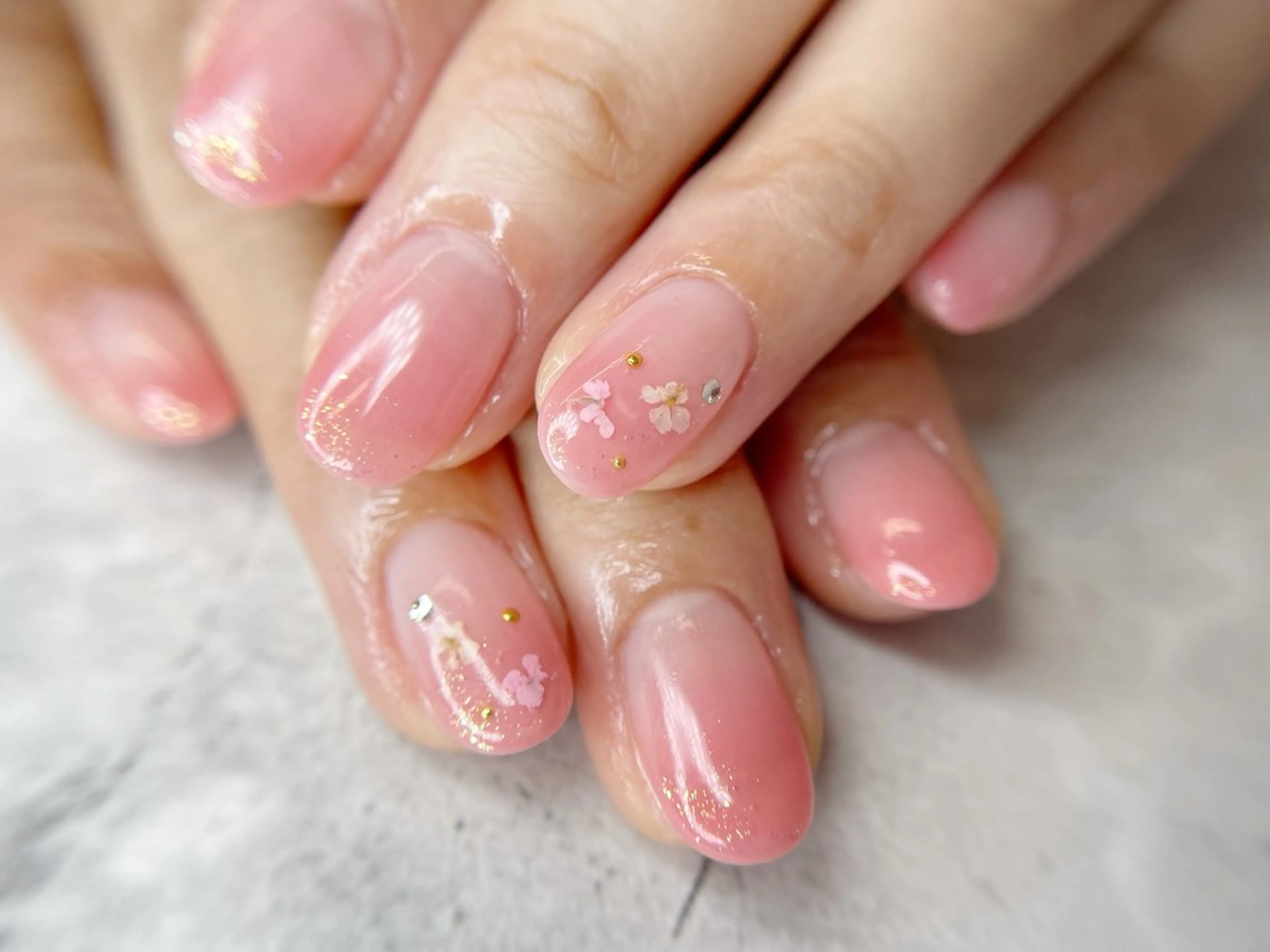 ネイル アートネイル フラッシュネイル フットネイル ジェルネイル グラデーション ハンドネイル エルモサ YURIKAのネイルデザイン