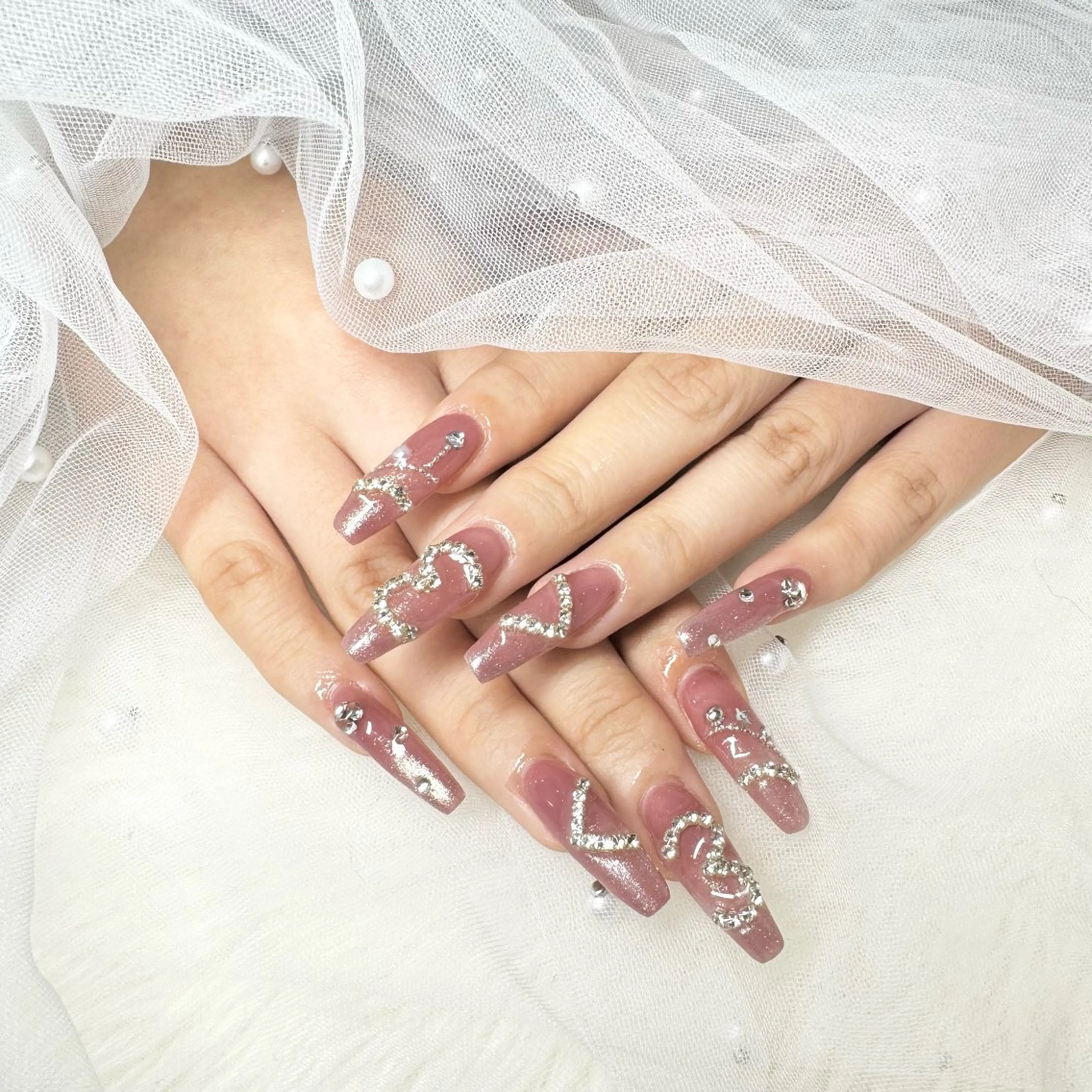 ネイル フットネイル ジェルネイル キラキラネイル ロングネイル オフィスネイル ハンドネイル AYAKA🩵難波♡ 韓国ネイルで可愛く♡のネイルデザイン