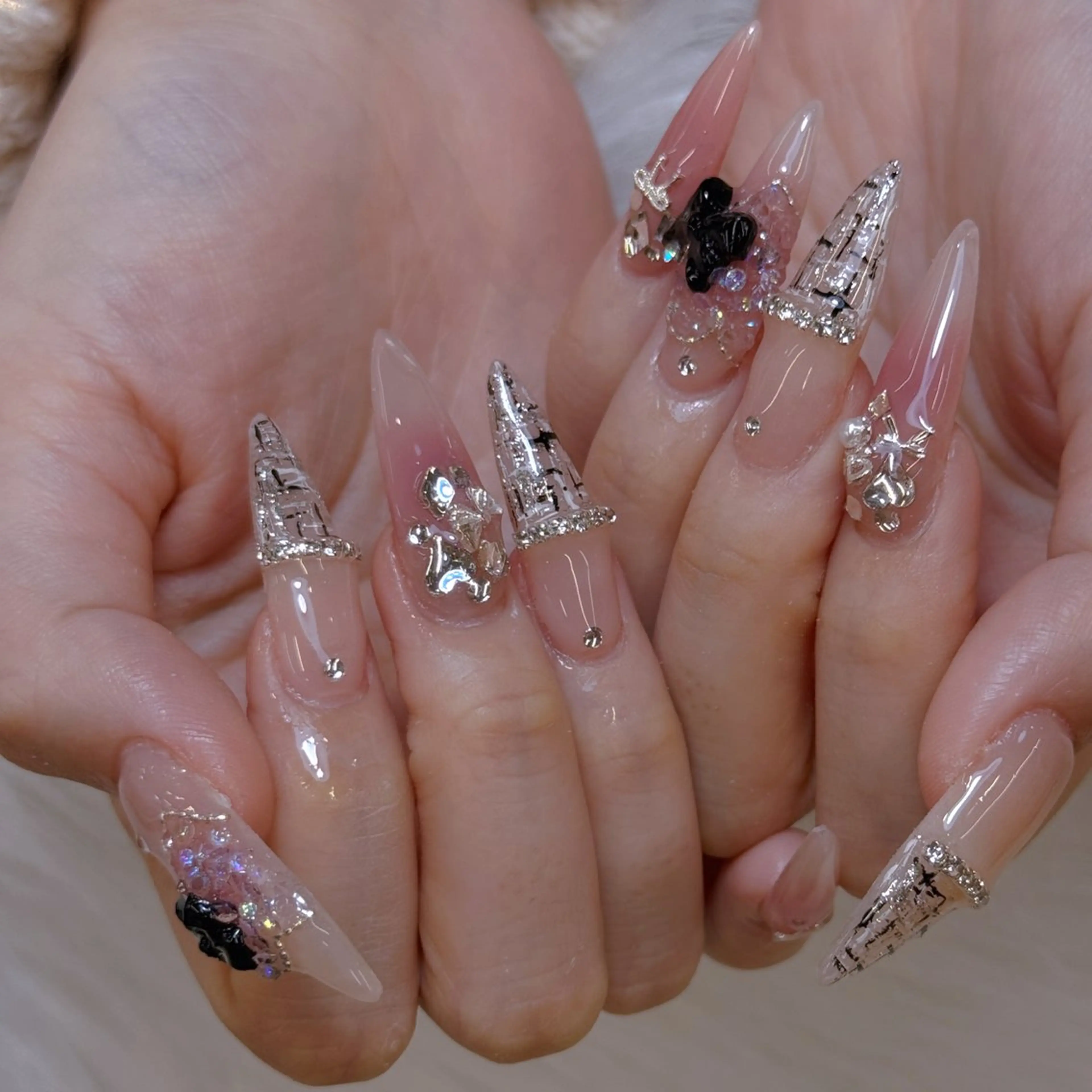 ネイル ハンドネイル ミン ゴテゴテネイルのネイルデザイン