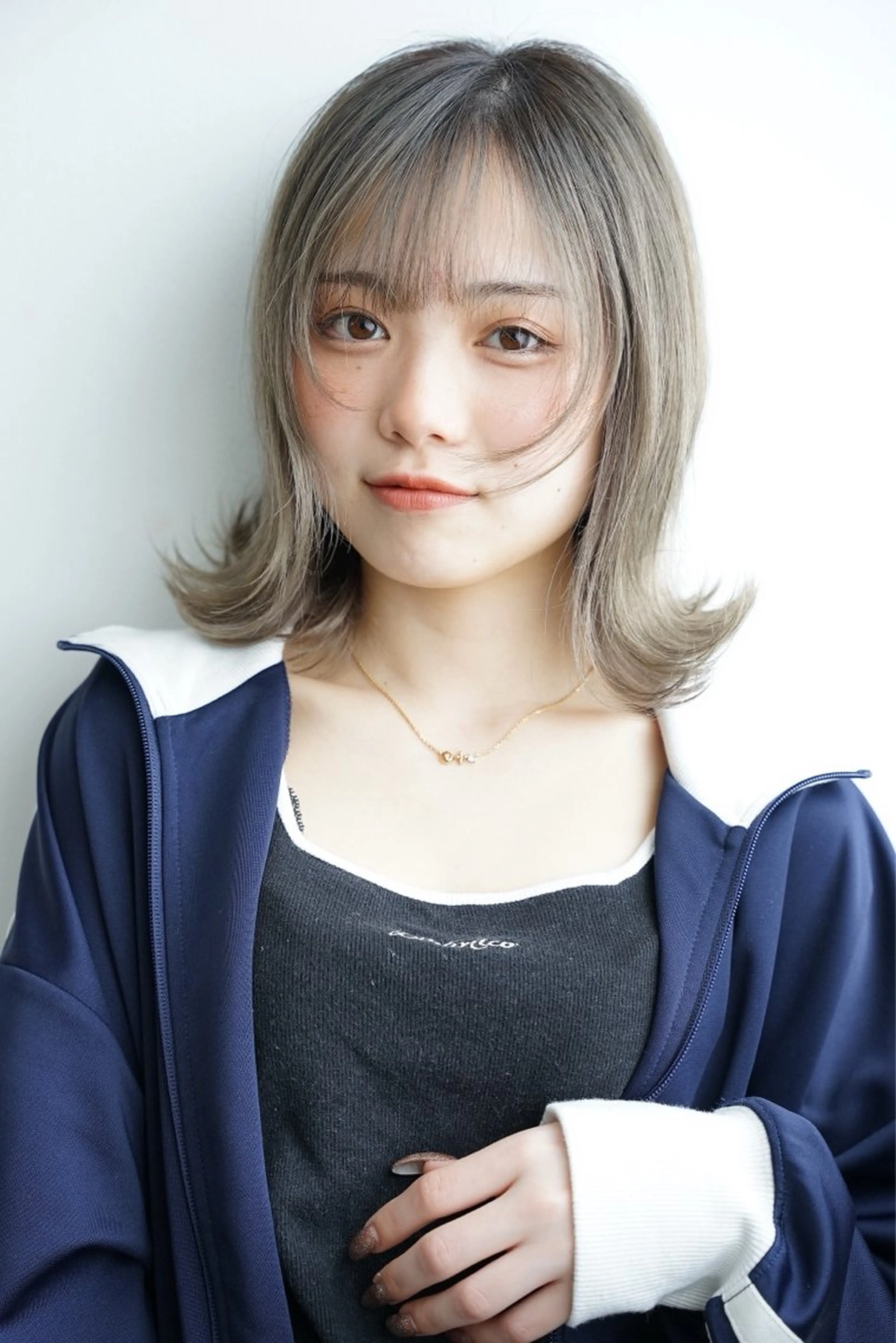 ミディアム 江田 智沙穂のヘアスタイル