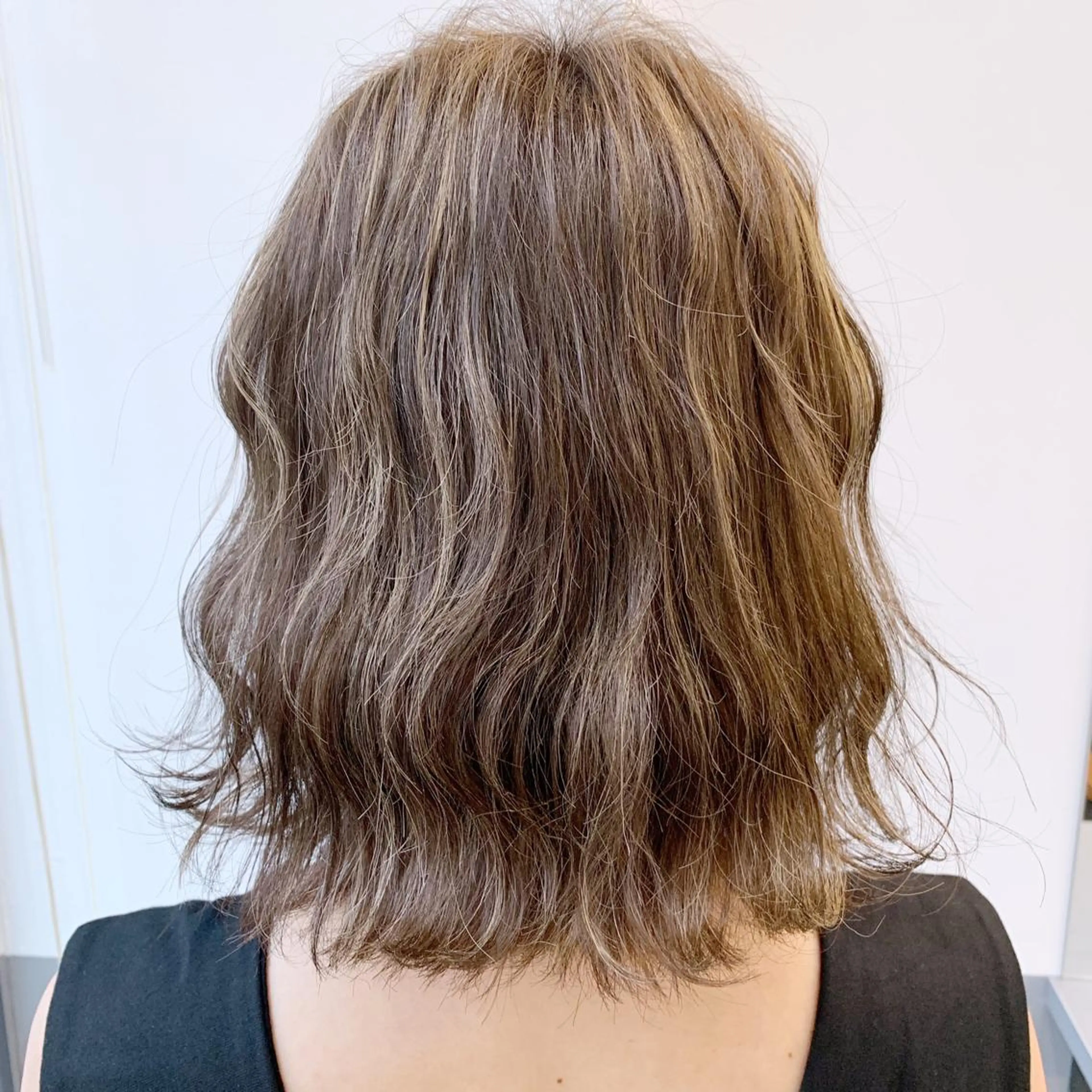 ミディアム カラー ハイライトカラー ハイライト デザインカラー🎉 sumi（スミ）のヘアスタイル