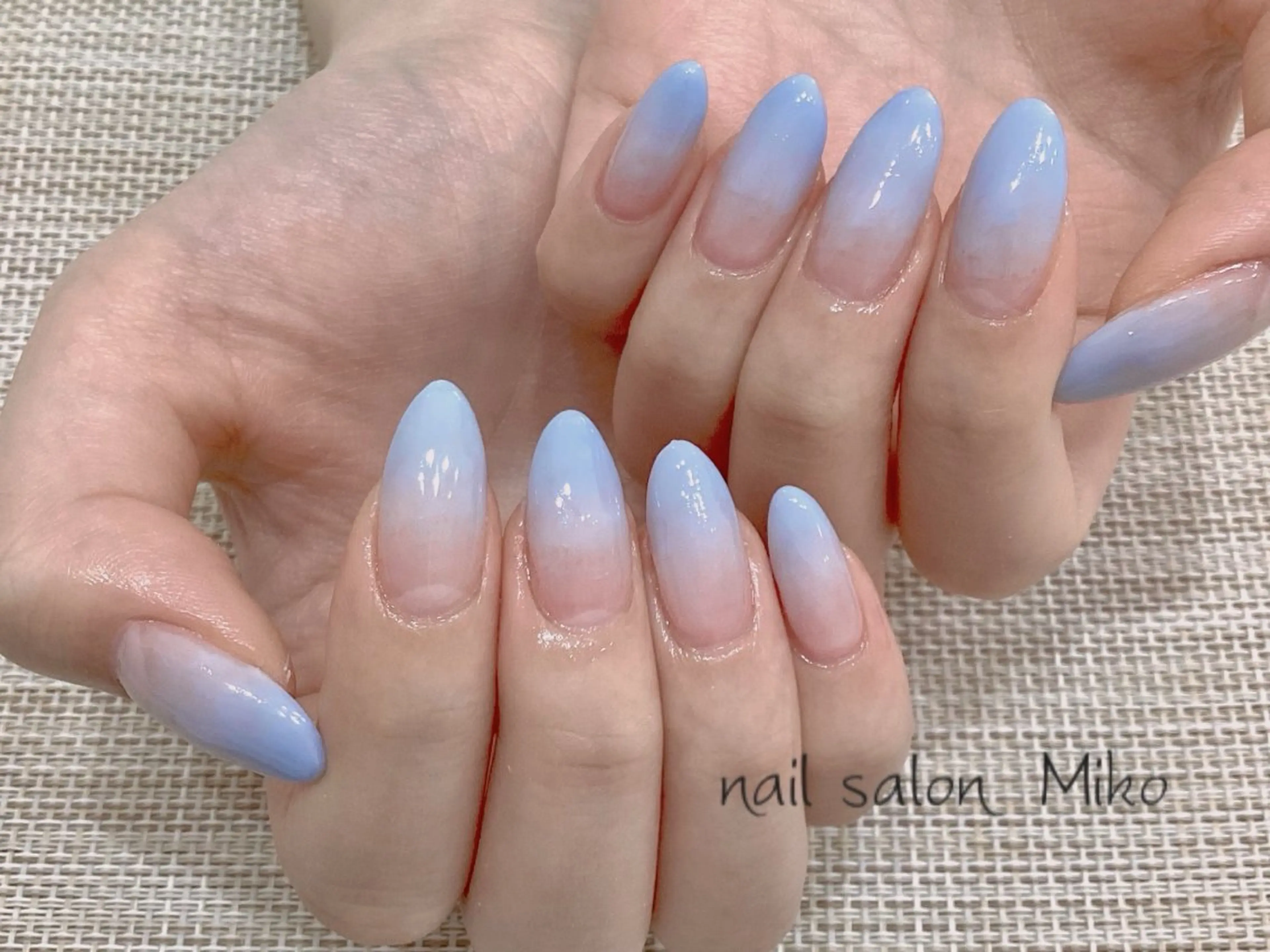 フレンチorカラグラ¥2,200【オフ無し】フレンチのみベースカラー追加➕¥500追加OK※現金のみのお会計となります。の写真