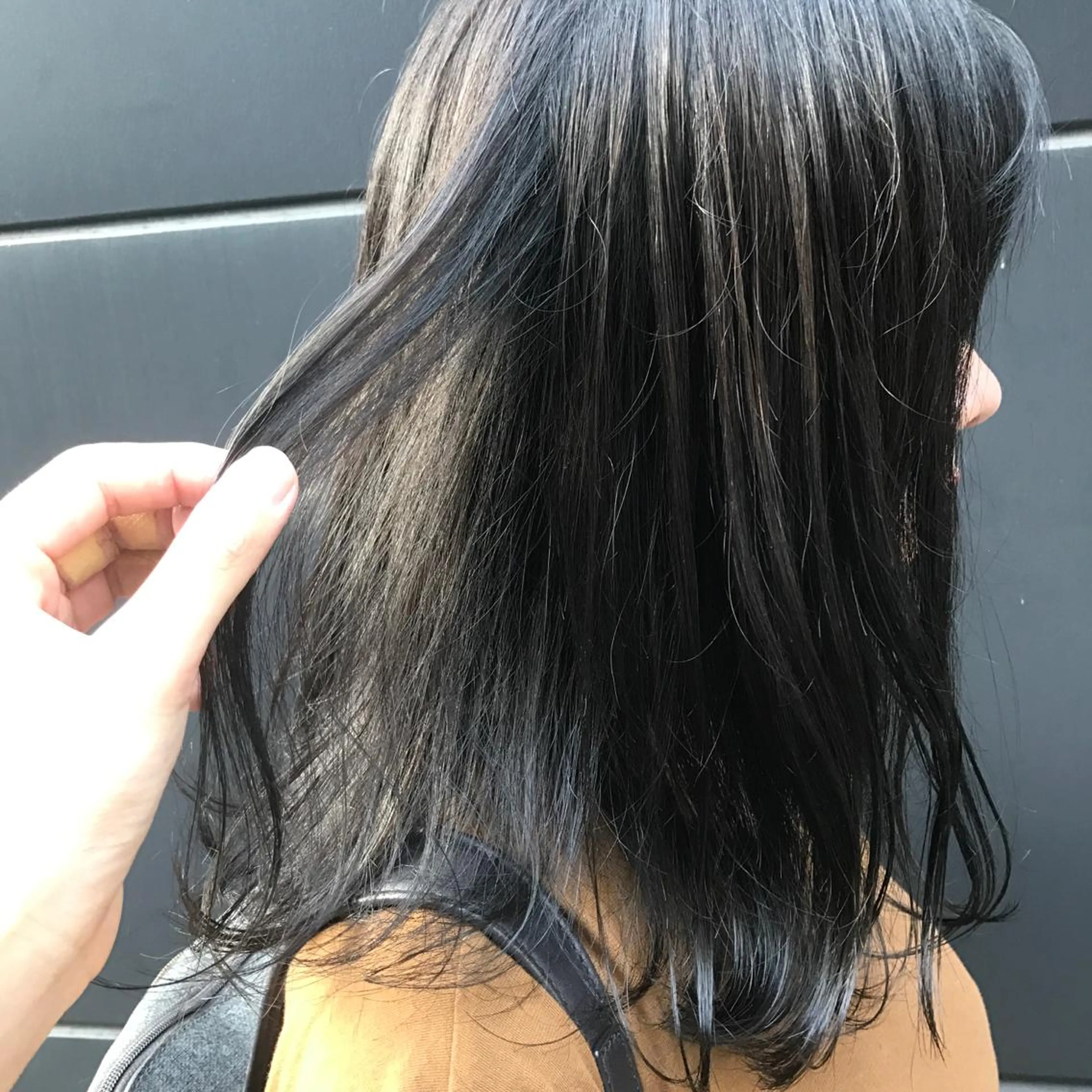 ミディアム カラー ヤスドミ ケイスケのヘアスタイル