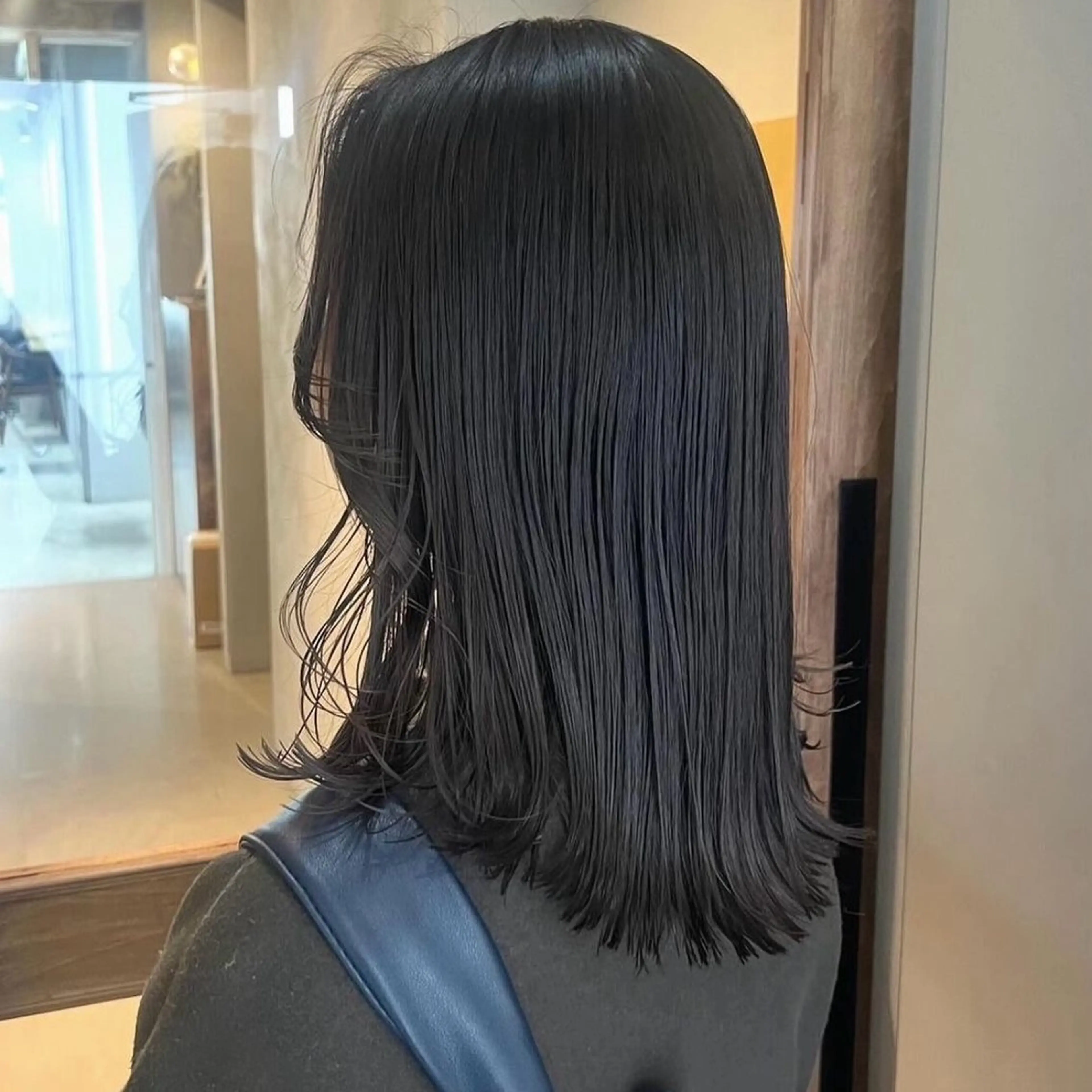 セミロング カラー ヘアカラー トリートメント akane/ベージュ /オリーブ/ブラウンのヘアスタイル