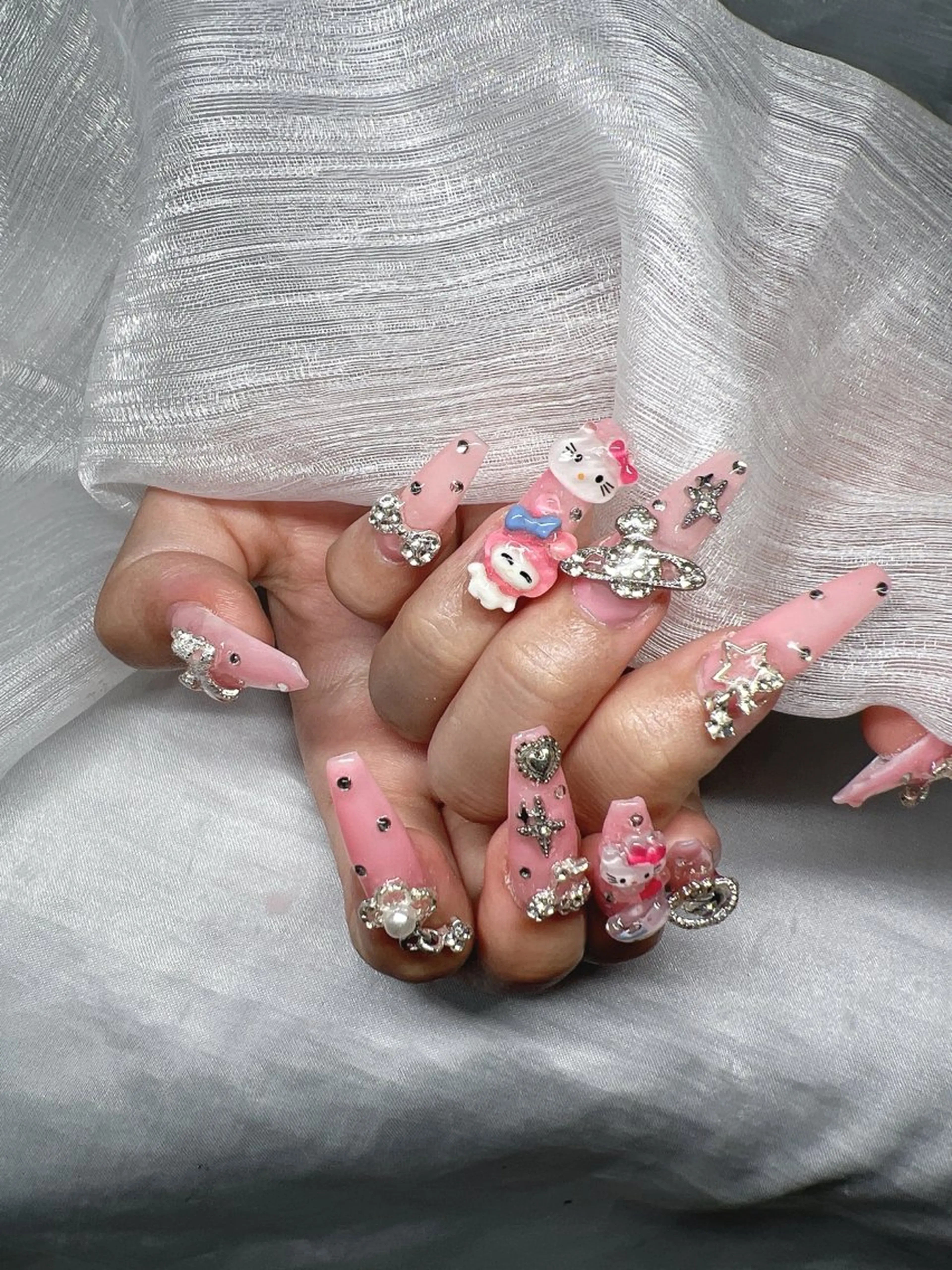 ネイル 長さ出し グラデーション 卒業式 キラキラネイル マグネットネイル ハンドネイル Lee Nailsのネイルデザイン