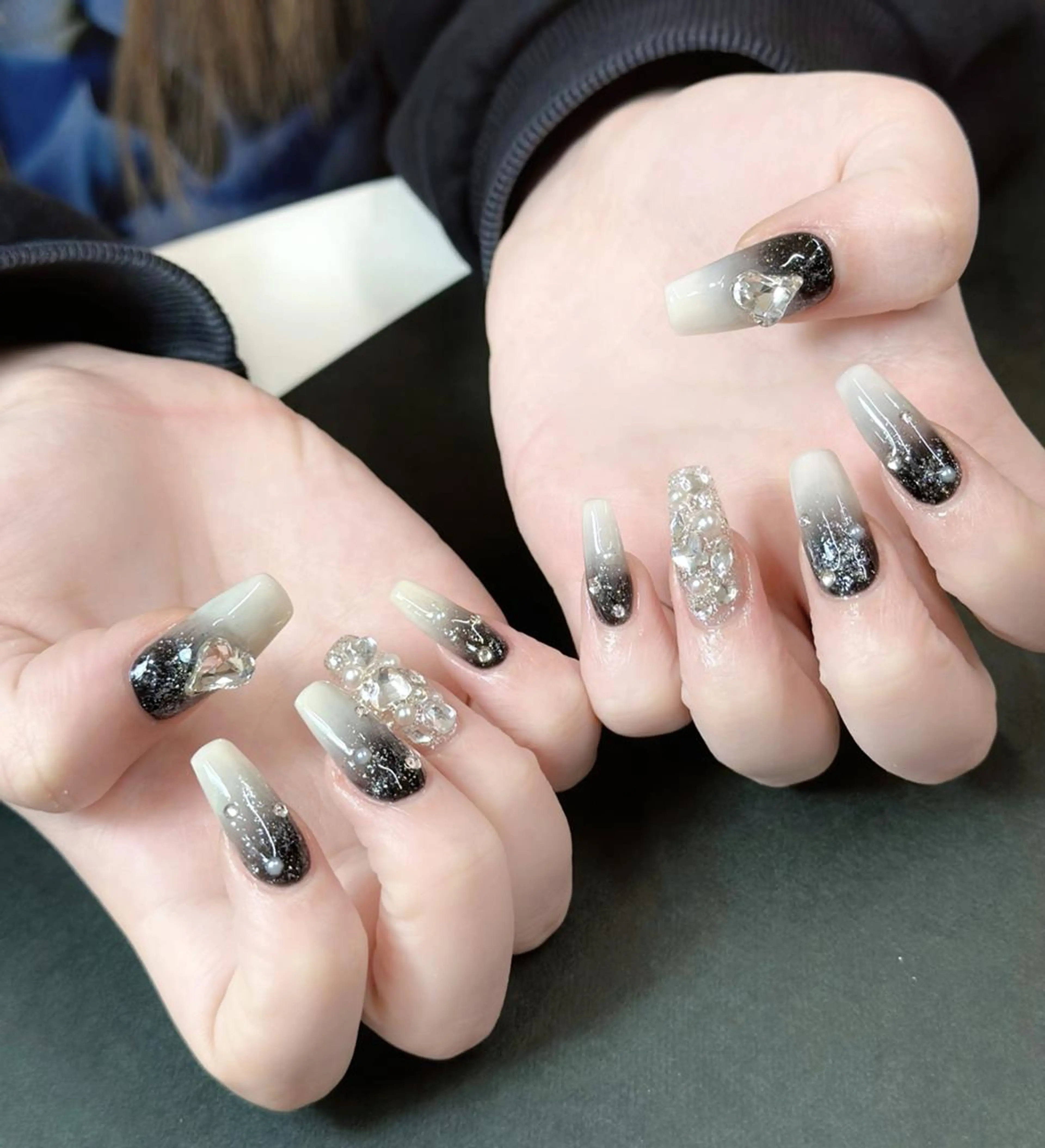 ネイル オーロラネイル ブルー チークネイル 長さ出し フットネイル ハンドネイル NAILS168 池袋西口駅前店のネイルデザイン