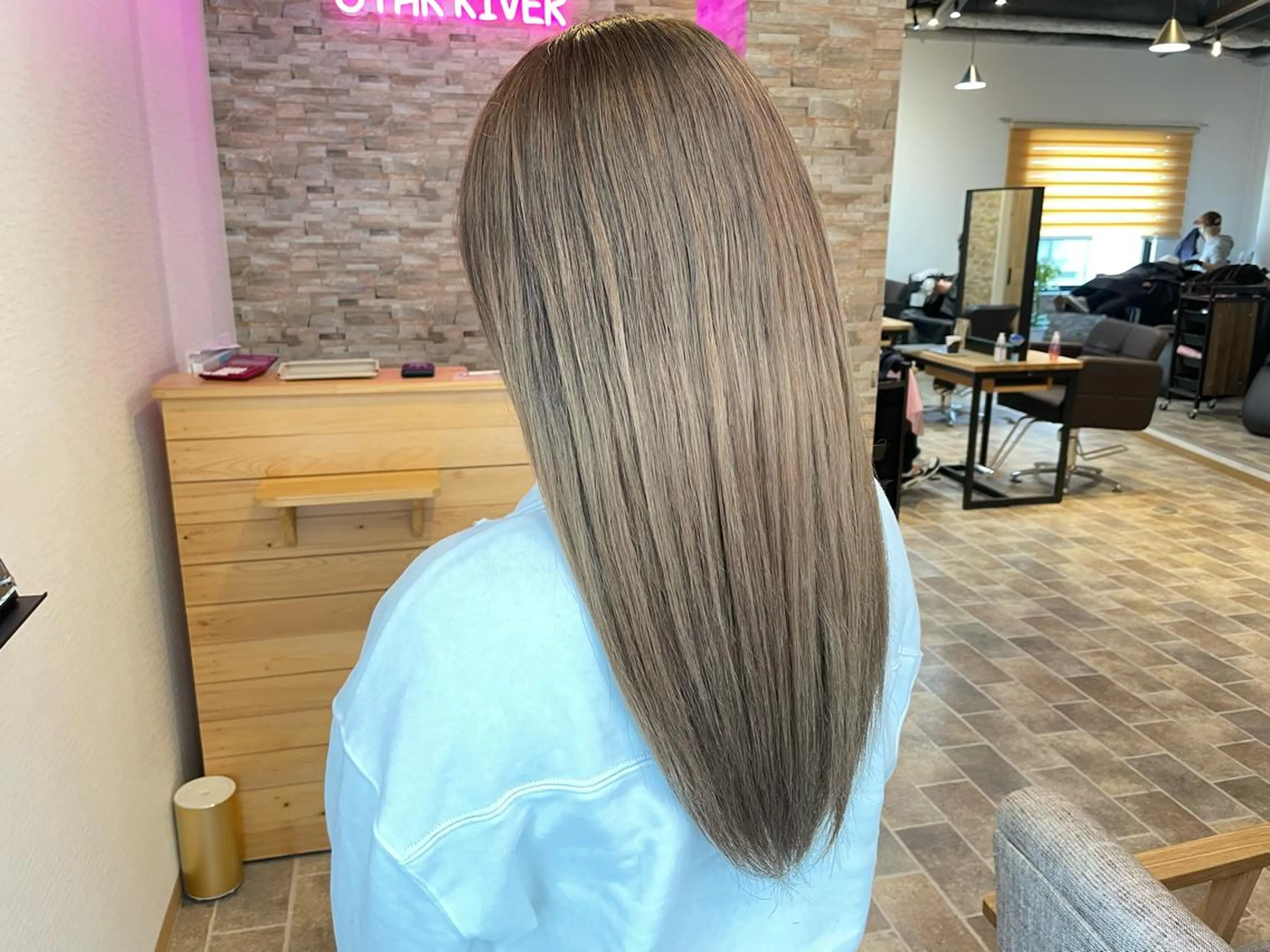 ロング SALOWIN心斎橋Suite店所属・洗っても取れない 髪質改善|OJIROのヘアスタイル