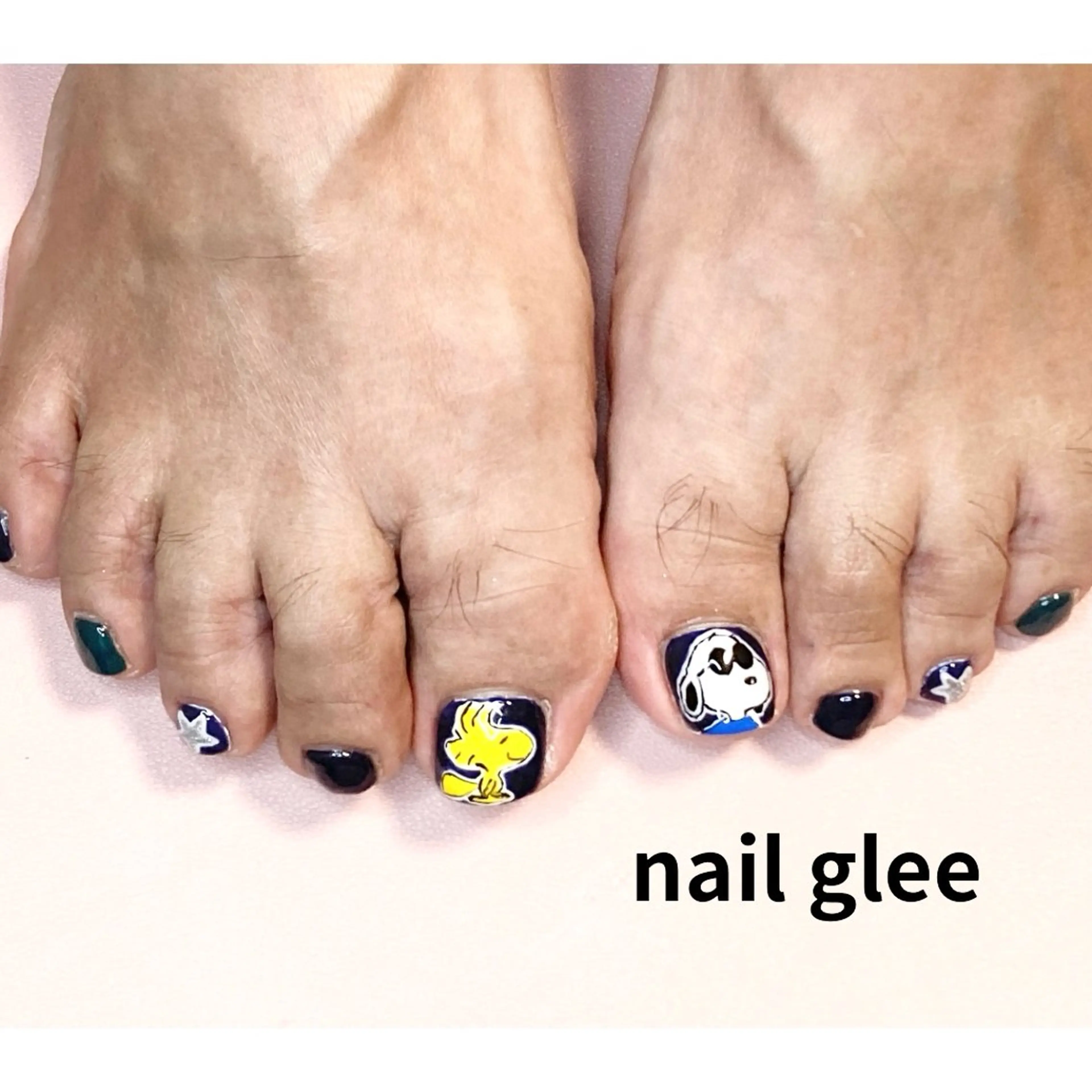ショート フットネイル RISA nail gleeのネイルデザイン
