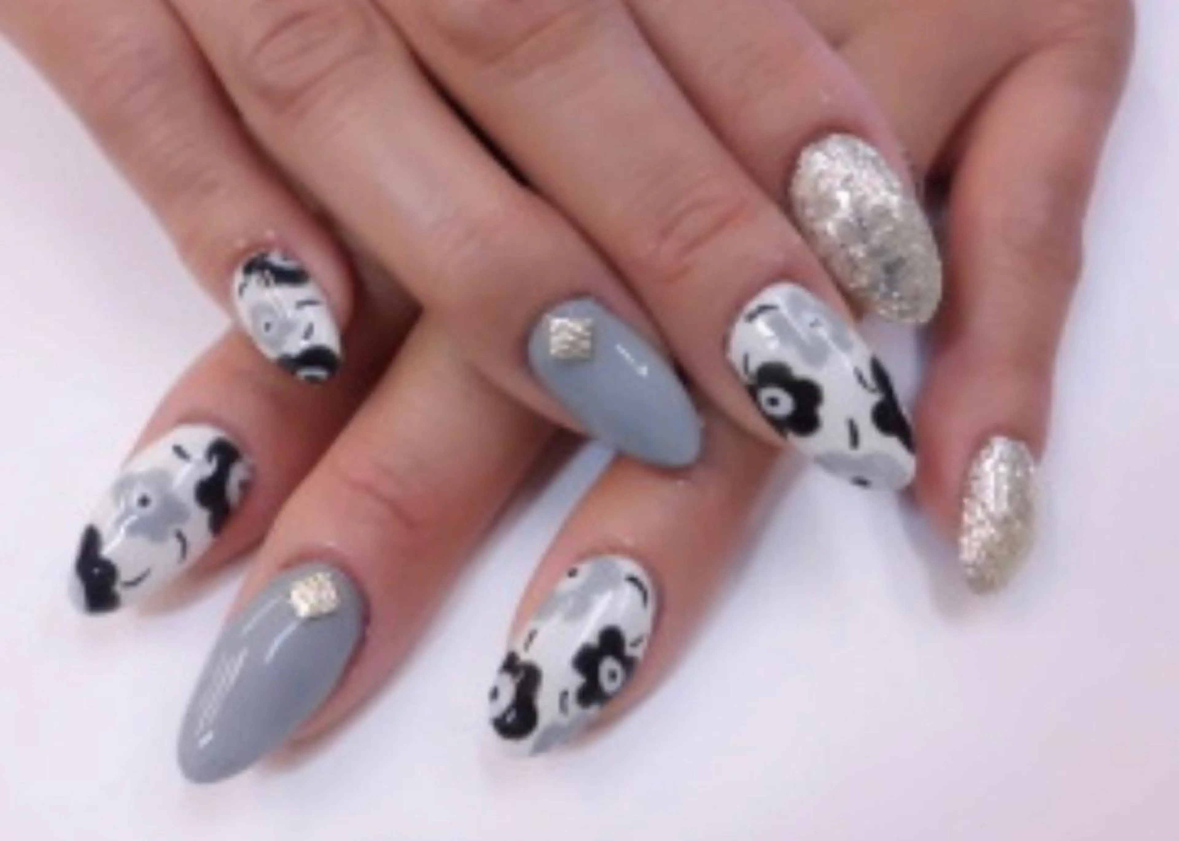 ネイル ハンドネイル ゲン レイカのネイルデザイン