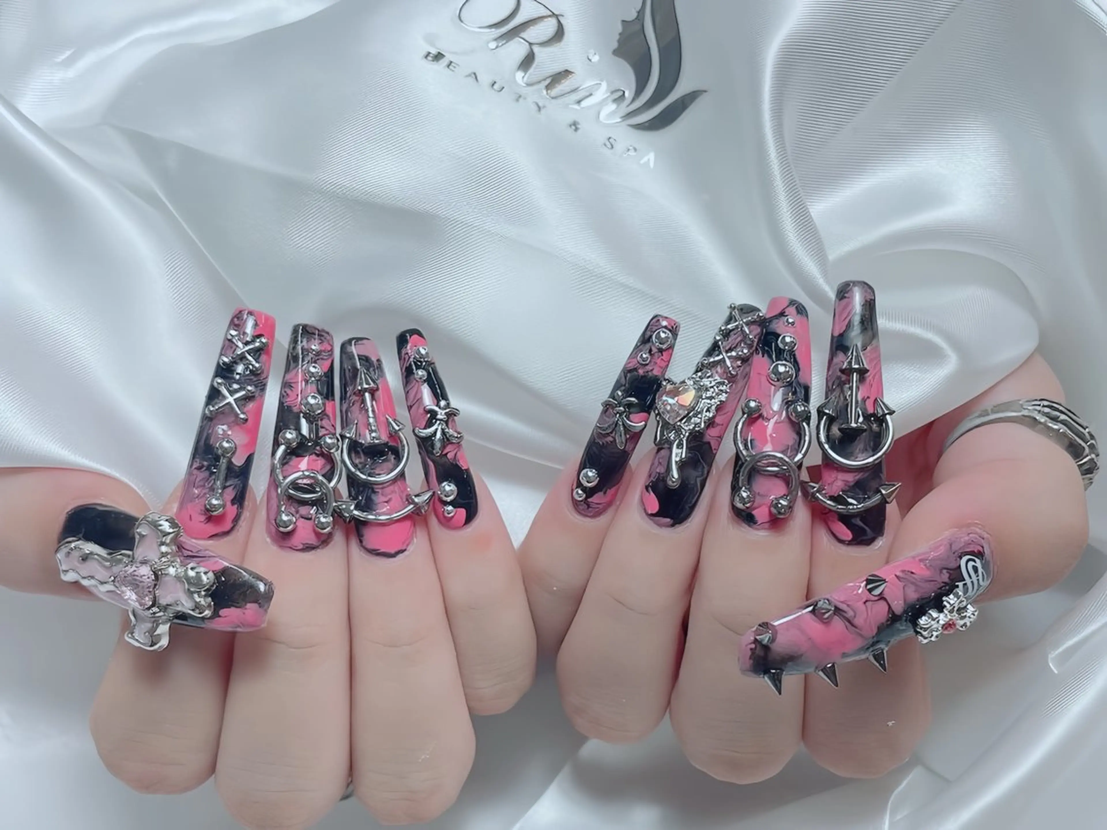ネイル アートネイル ハロウィン ロングネイル スカルプネイル ネイルチップ ハンドネイル Rin Nail 新大久保店のネイルデザイン