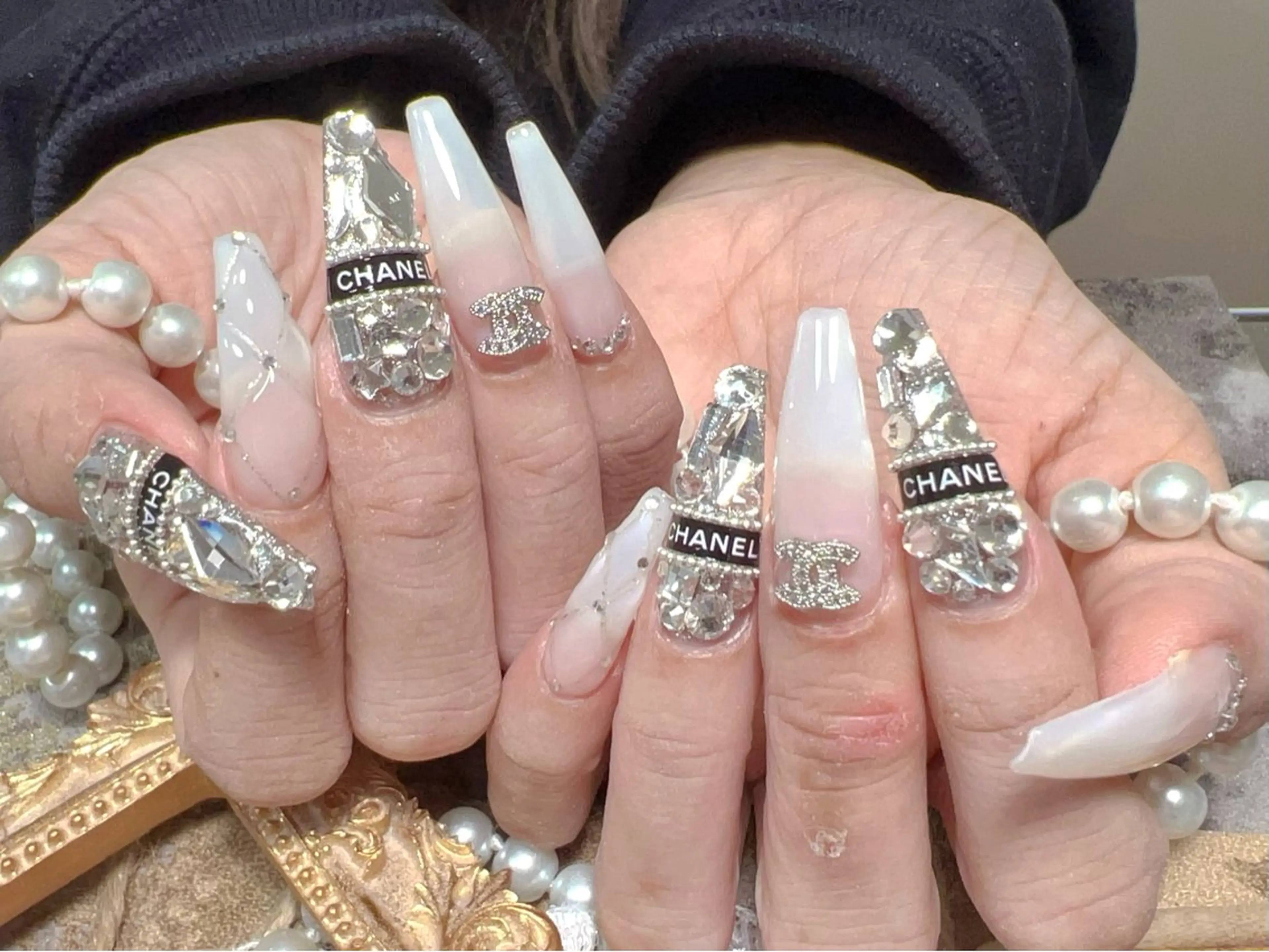 ネイル MOA NAIL所属・MoaNail🫶 Yoshiのネイルデザイン