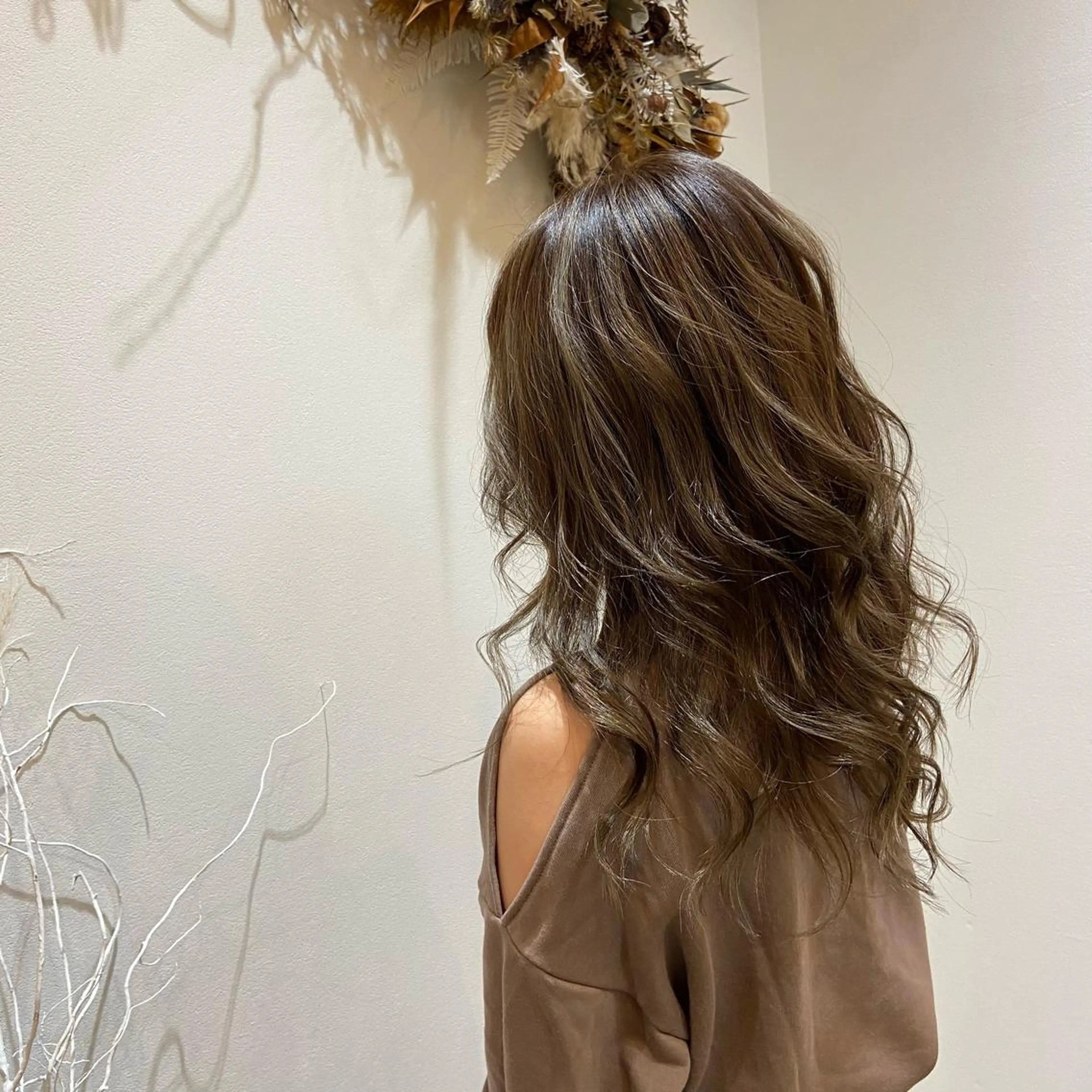 ロング カラー 松本 玲菜のヘアスタイル