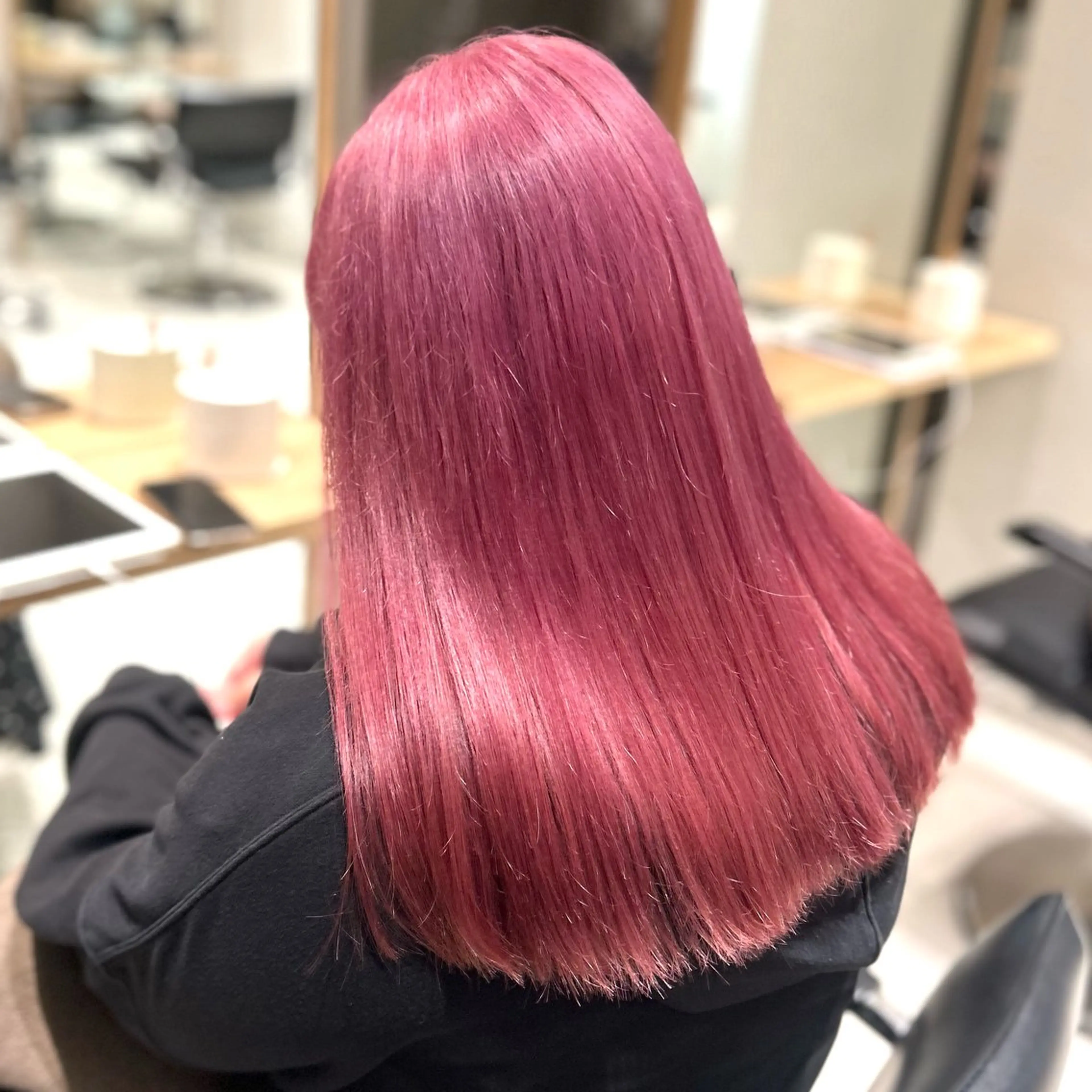 カラー ブリーチ ピンクカラー ︎︎🌟韓国艶カラー ︎🌟璃奈 (リナ)のヘアスタイル