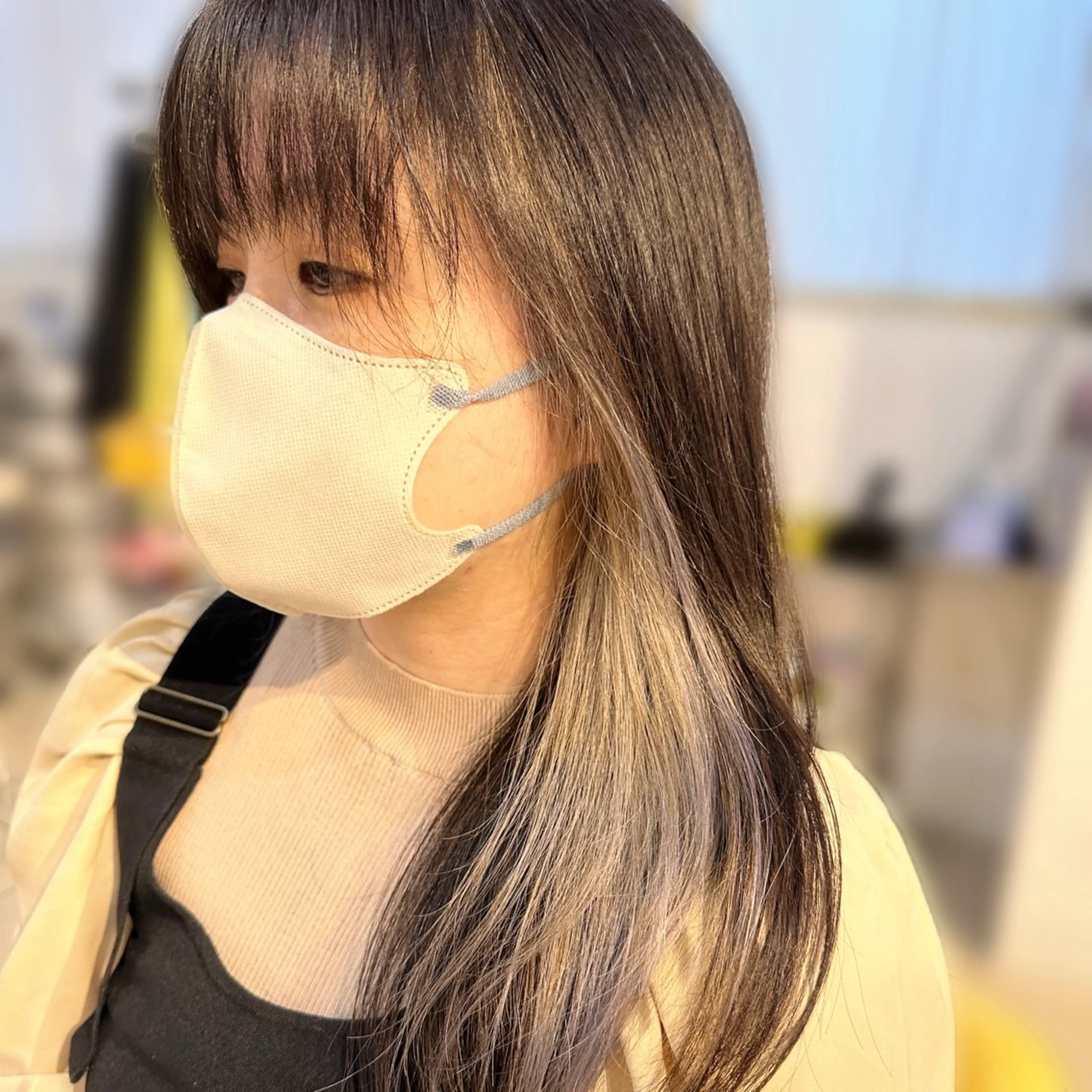 ロング カラー 友田 まりあのヘアスタイル