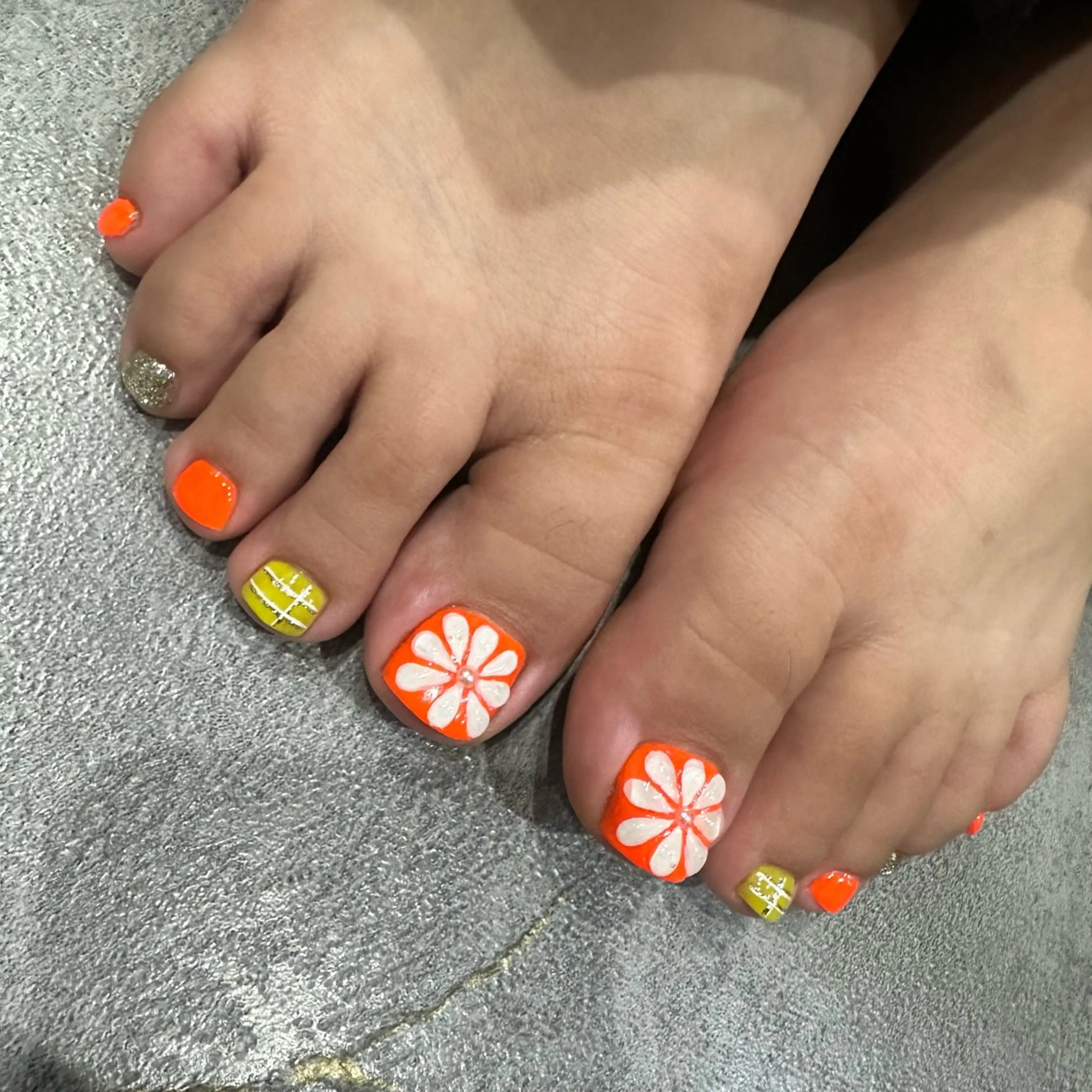 ネイル フラワーネイル ぷっくりネイル atelier salon Mar’s鶴ヶ島 アットホームサロン所属・a Tomokaのネイルデザイン