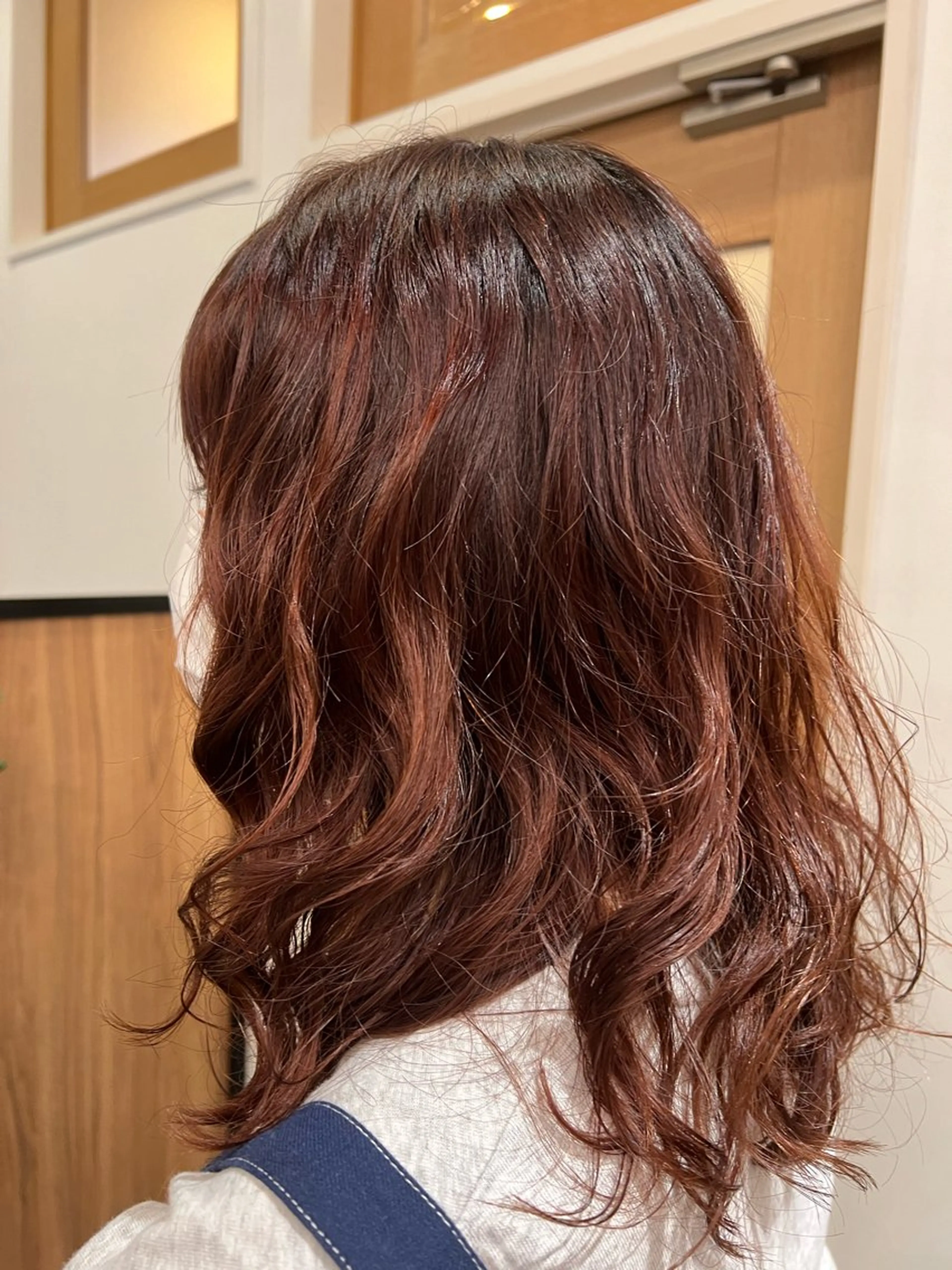 ミディアム 村中 逸紀のヘアスタイル