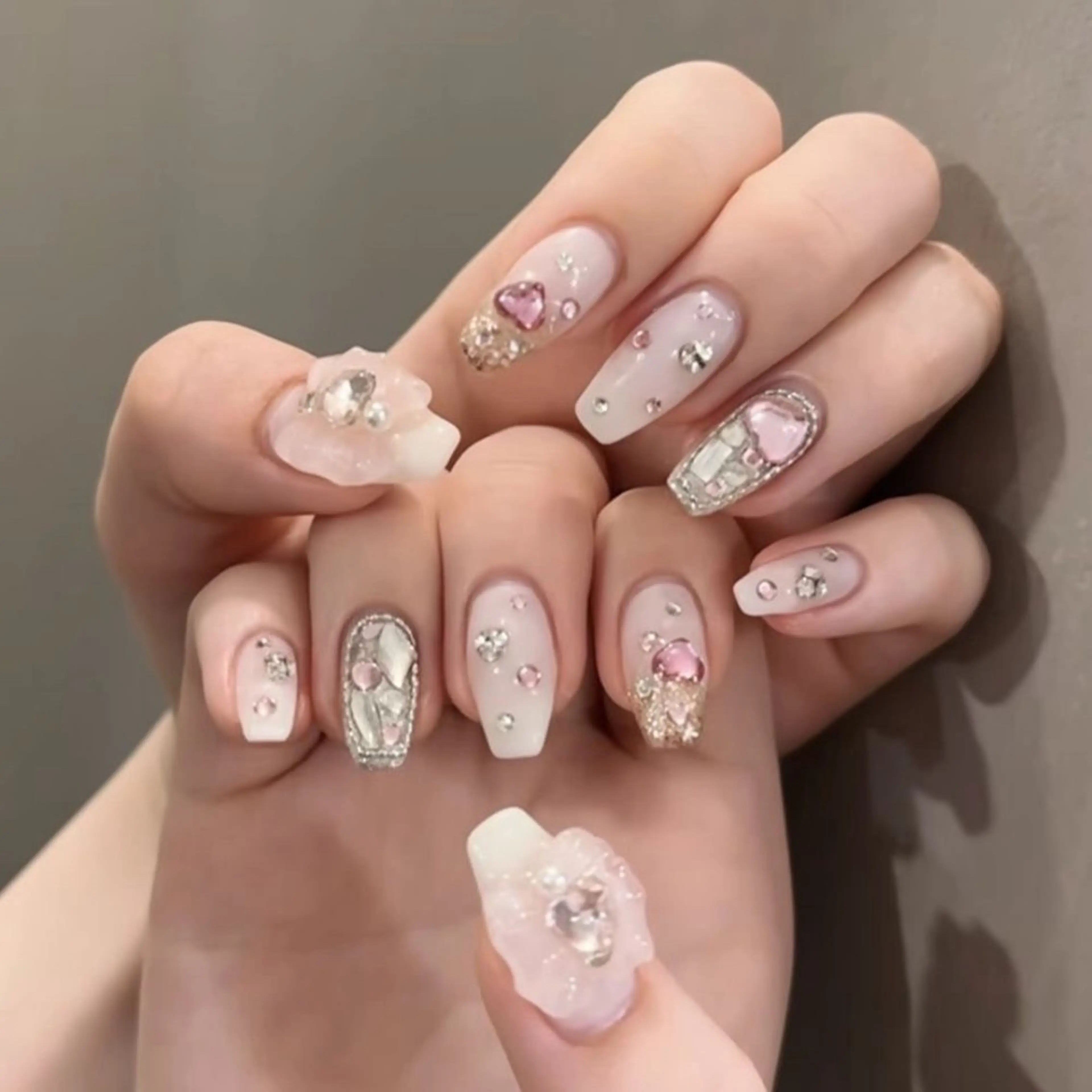 ネイル ハロウィン マグネットネイル ミラーネイル ニュアンスネイル ネイルチップ Lee Nailsのネイルデザイン