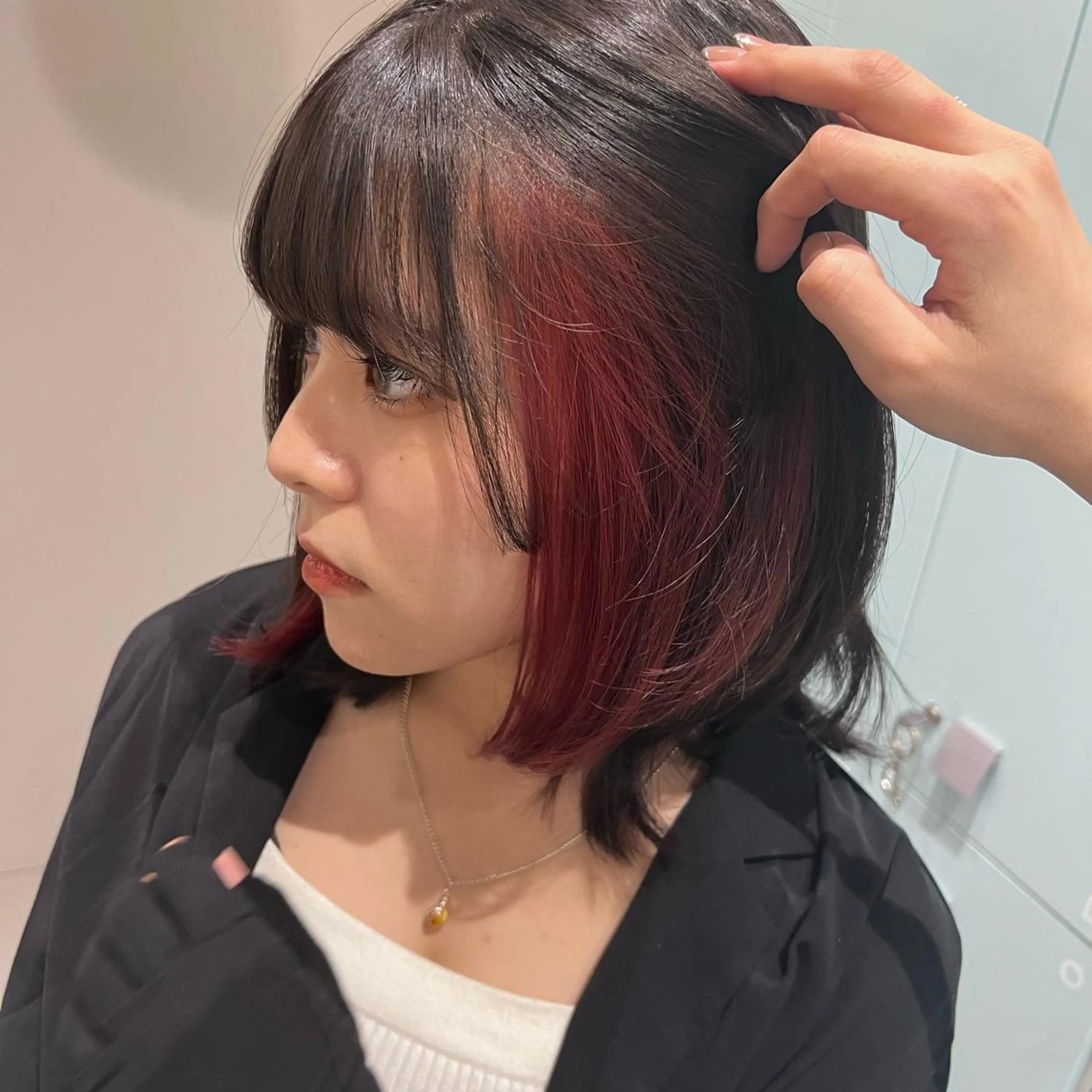 ミディアム カラー インナーカラー 紬/enne/ブリー チ/ハイトーンのヘアスタイル