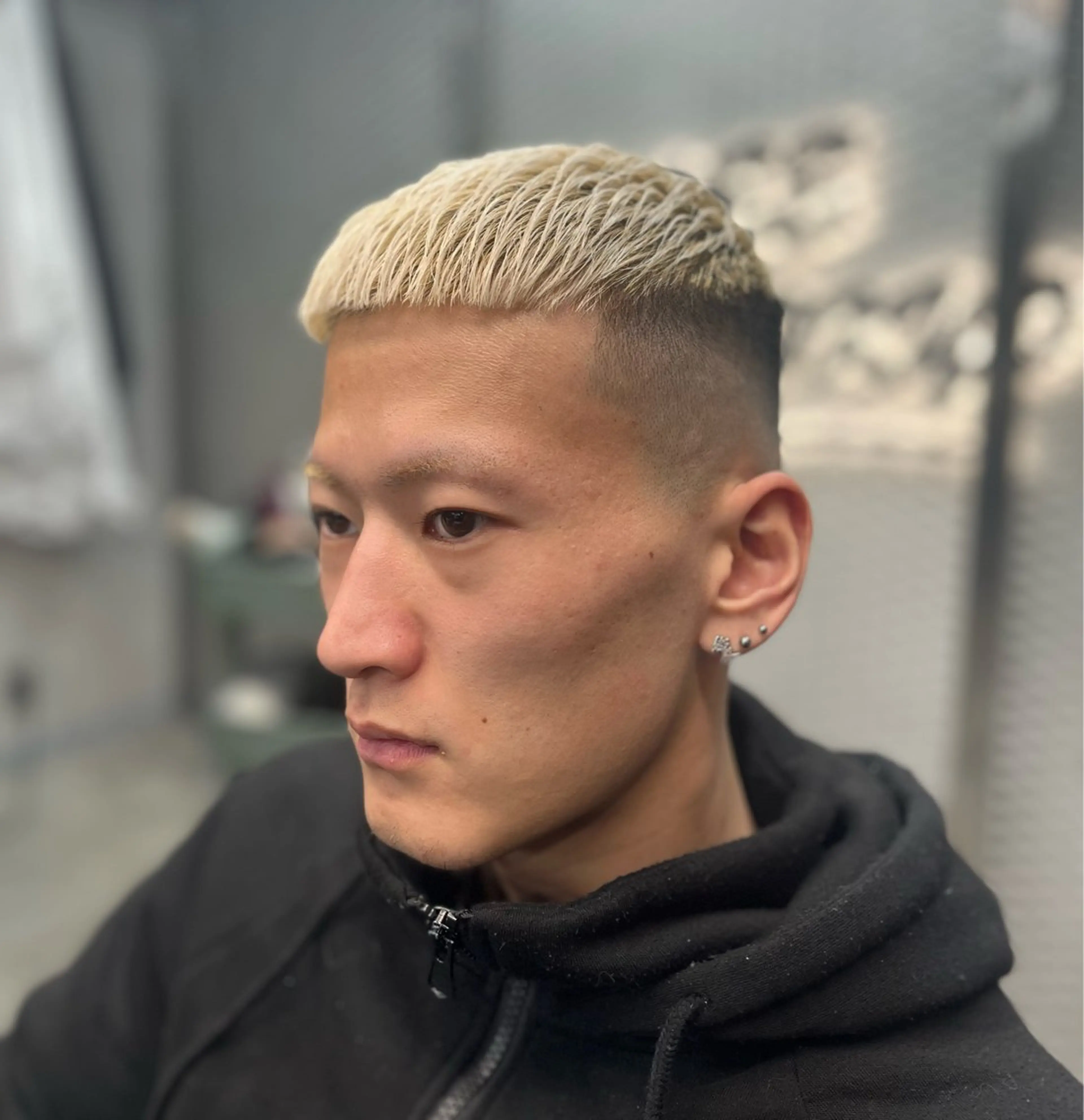 [彩りを更にアップ⤴️]カット+カラー(ブリーチ、メッシュ、ブラウン、黒染め)の写真