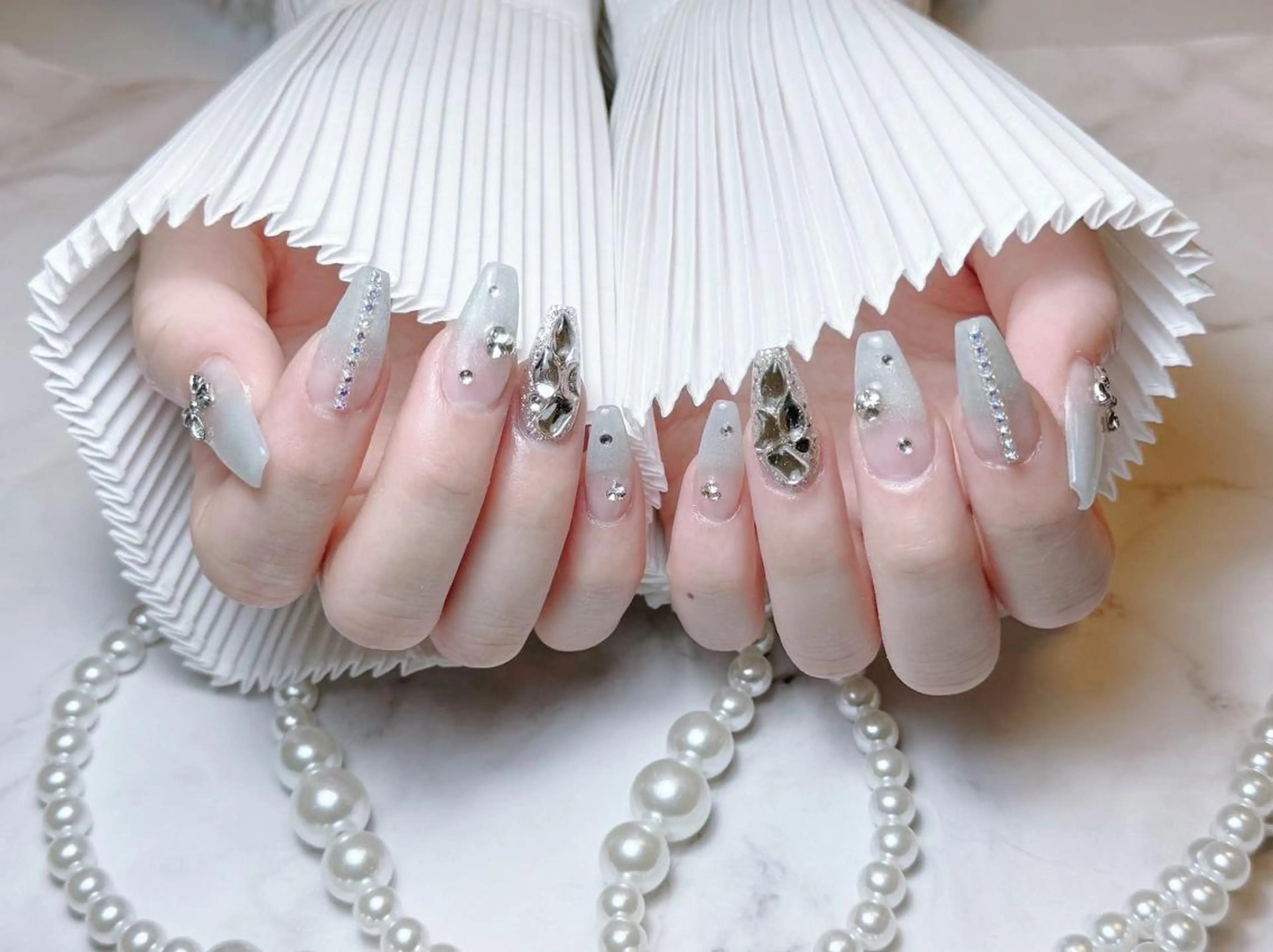 ネイル RAFFINE 月🦋🩵のネイルデザイン