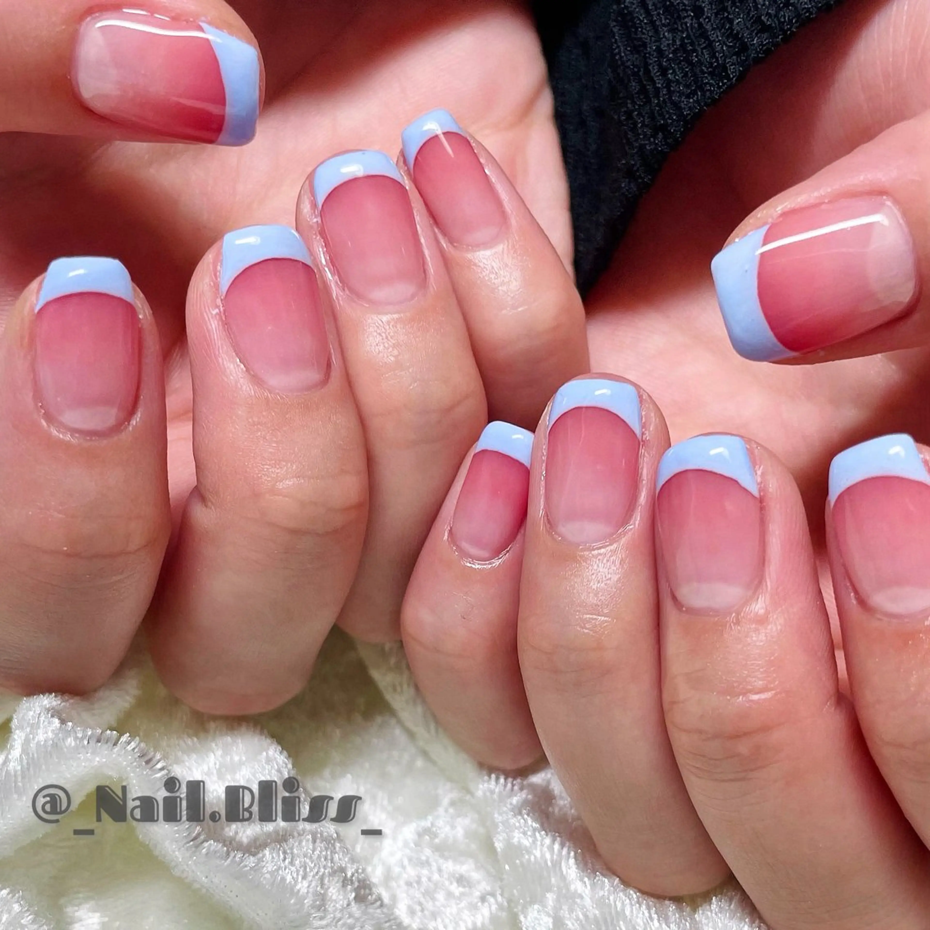 ネイル フレンチネイル グラデーション 持ち込み ハンドネイル NAIL BLISSのネイルデザイン