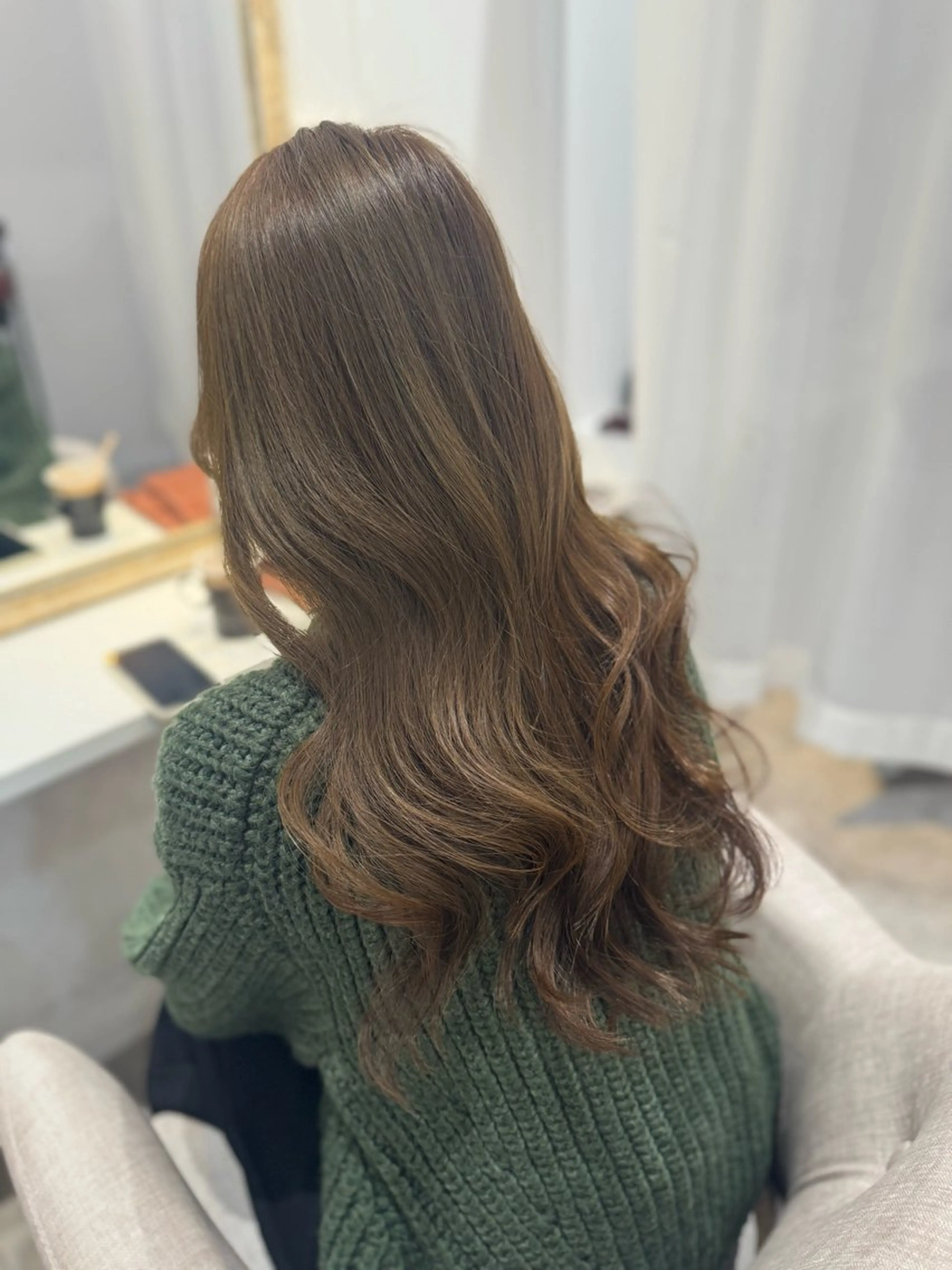 ロング カラー アッシュ アッシュブラウン ベージュカラー 黒髪 ブリーチ 赤み無し柔らかカラー 【梅田】madokaのヘアスタイル