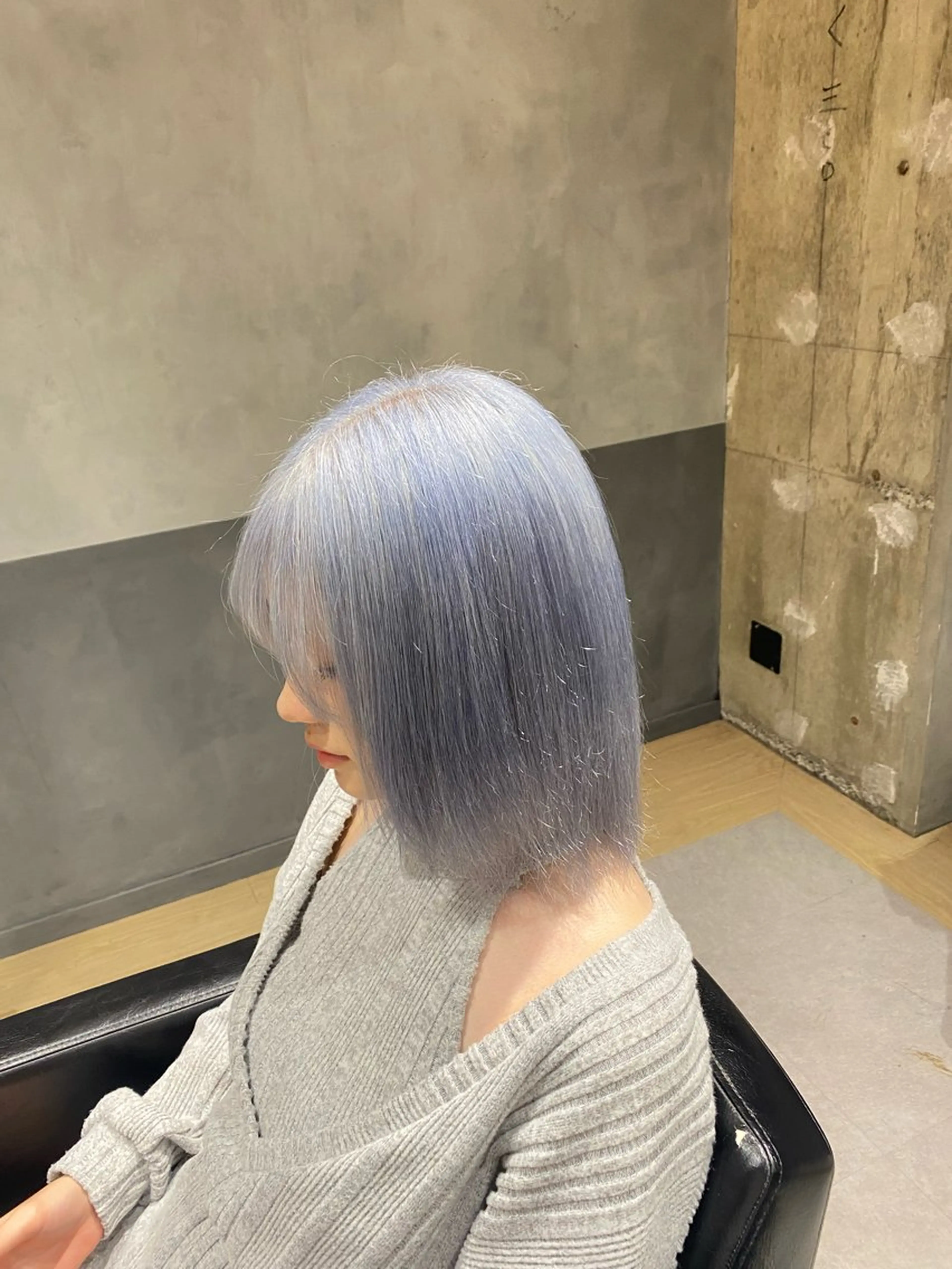 ミディアム ヘアカラー ハイトーンエフェクト ブリーチいち丸のヘアスタイル